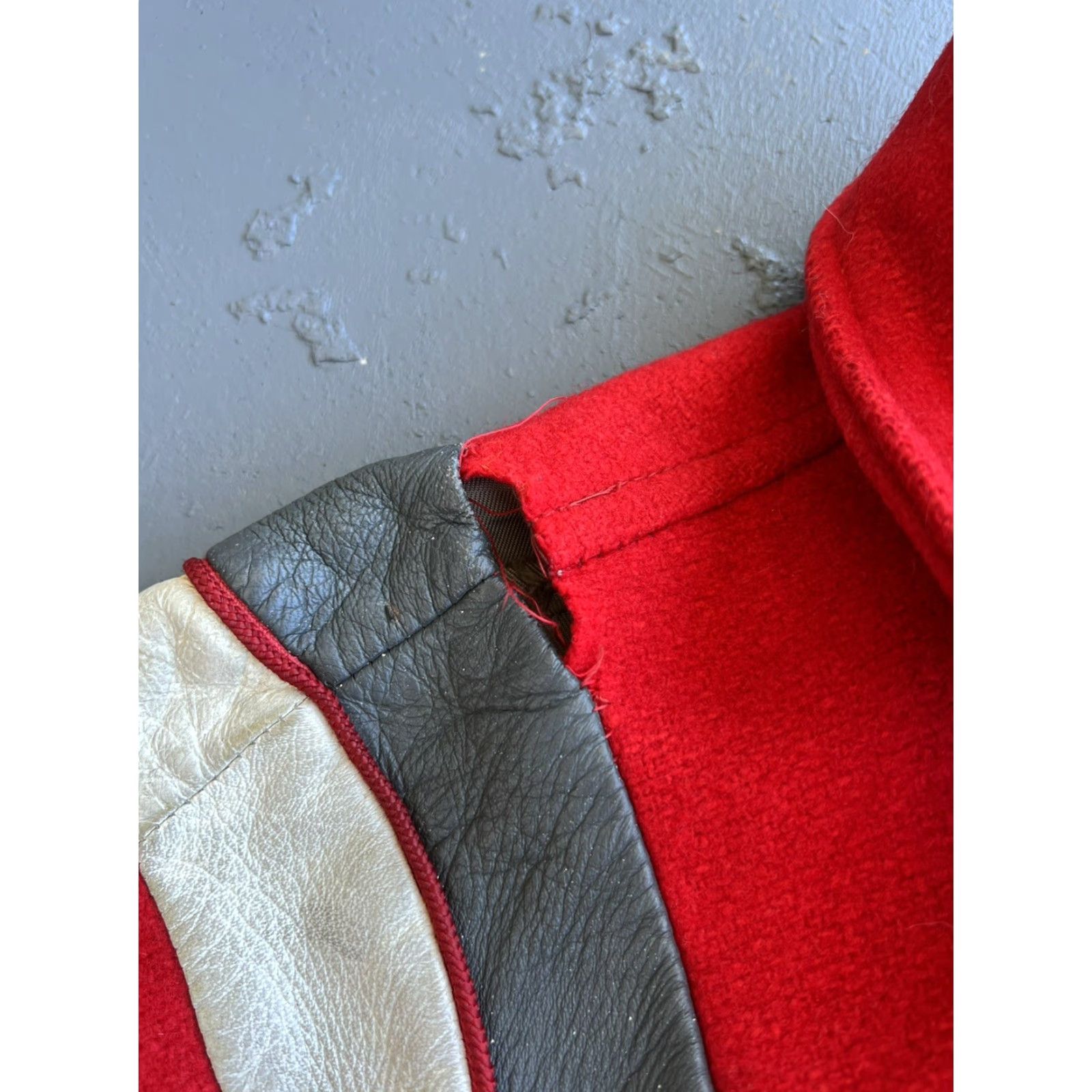 Vintage VTG Belen Mentor Ohio Football Varsity Letterman Jacket Men Wool Red One Size 1960s Vintage Style Baseball School Varsity Jacket TOM Size US M / EU 48-50 / 2 - 5 Thumbnail