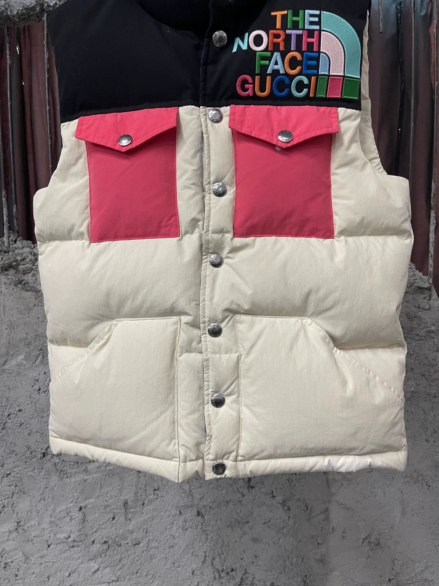 Gucci Gucci x TNF down vest women's XS Size XS / US 0-2 / IT 36-38 - 4 Thumbnail