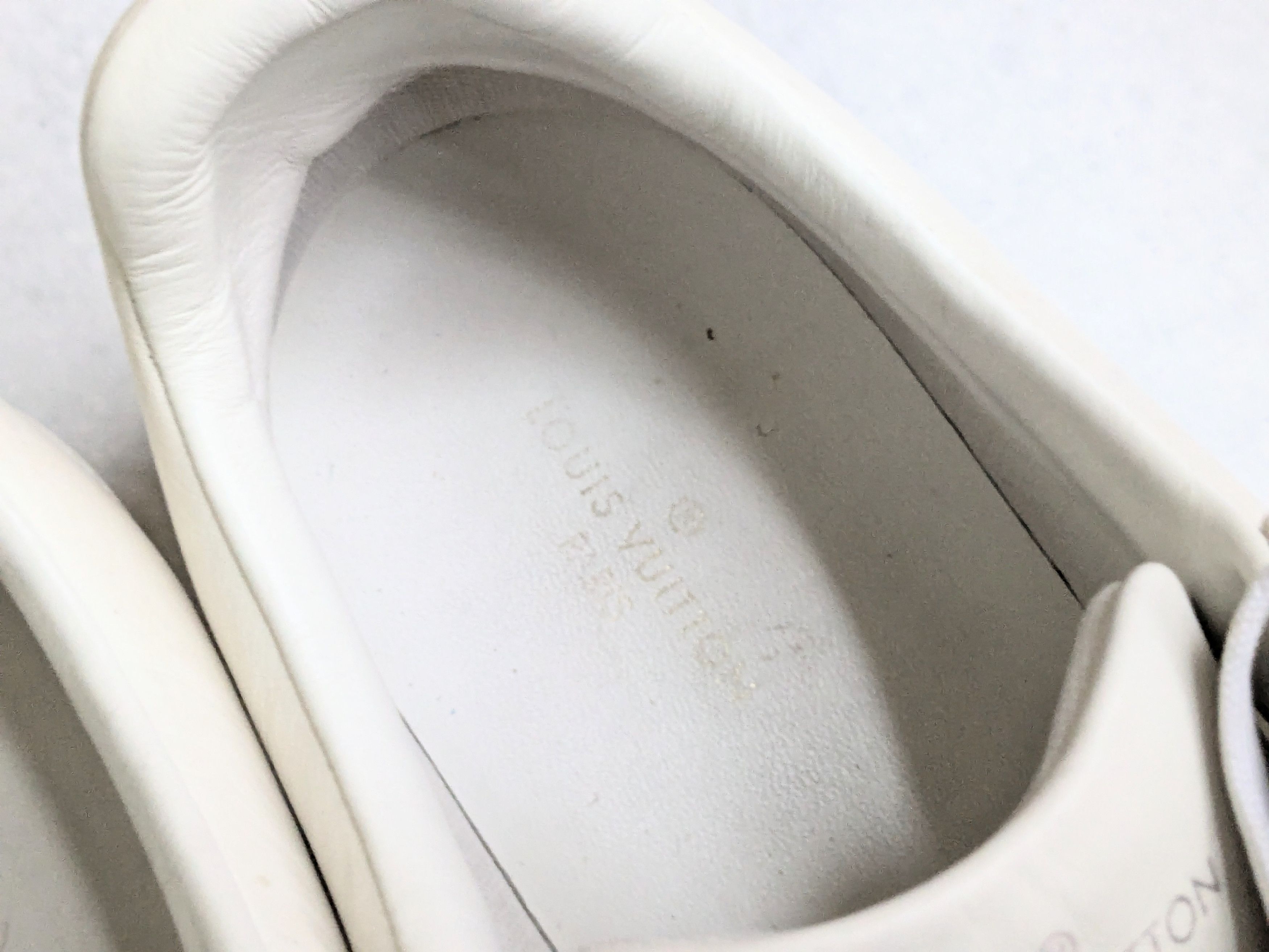 Louis Vuitton Louis Vuitton Sneakers White 11 Monogram Logo High Tops Size US 11 / EU 44 - 7 Thumbnail