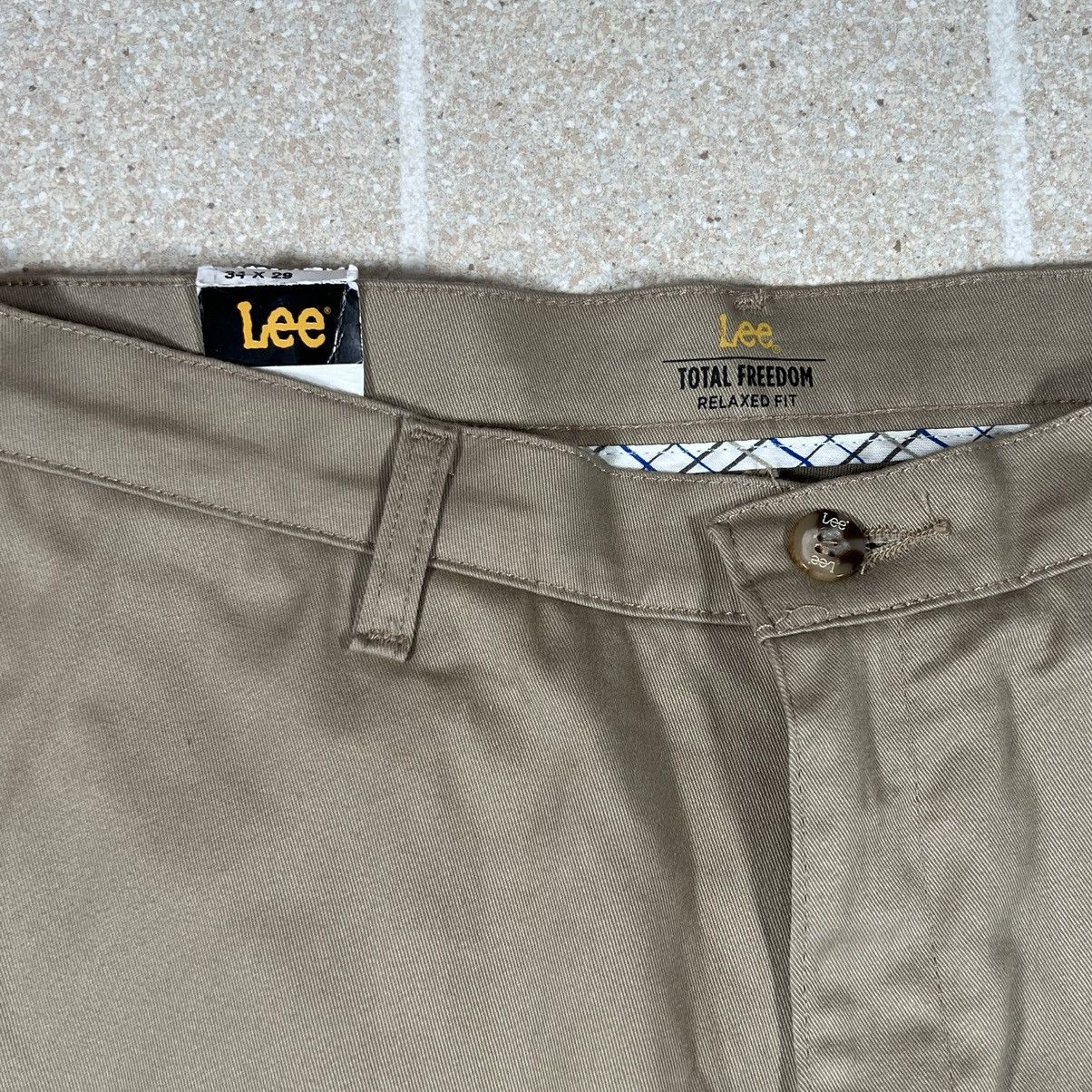 Lee LEE Total Freedom Pants Relaxed Fit Stretch Beige Khaki Size US 34 / EU 50 - 2 Thumbnail