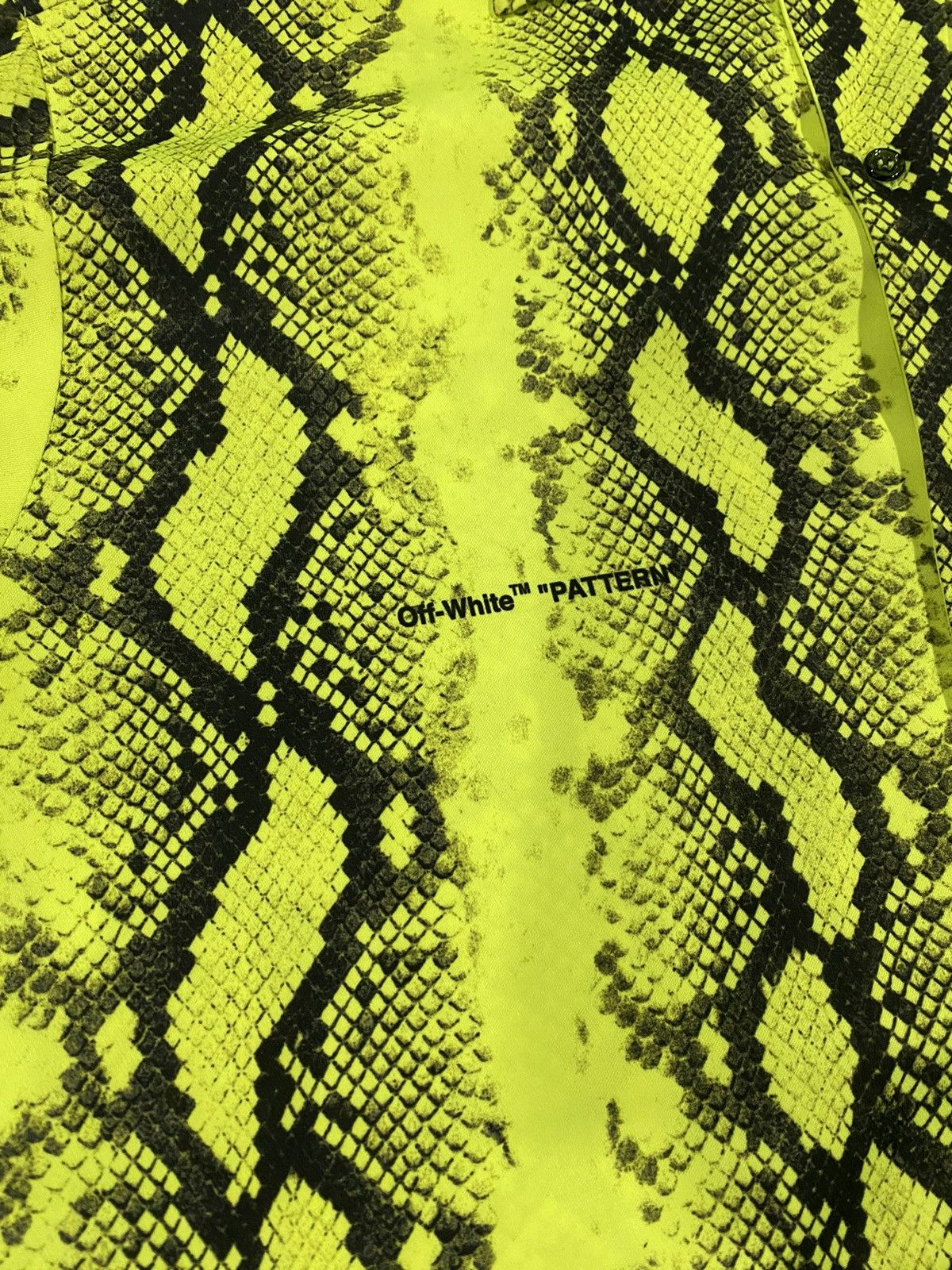 Off-White Off-White Snake Skin Print Button Up Shirt Size US S / EU 44-46 / 1 - 2 Thumbnail