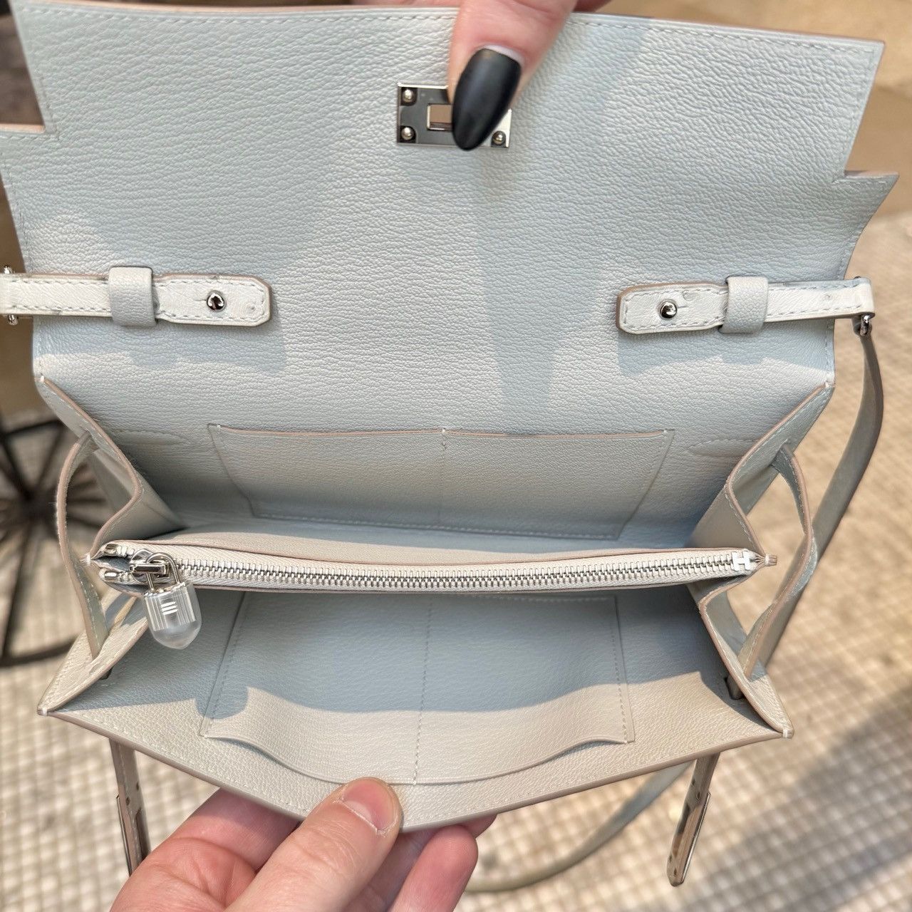 Hermes Hermès 2023 Gris Perle Ostrich Kelly To Go Wallet On Strap Size ONE SIZE - 14 Thumbnail