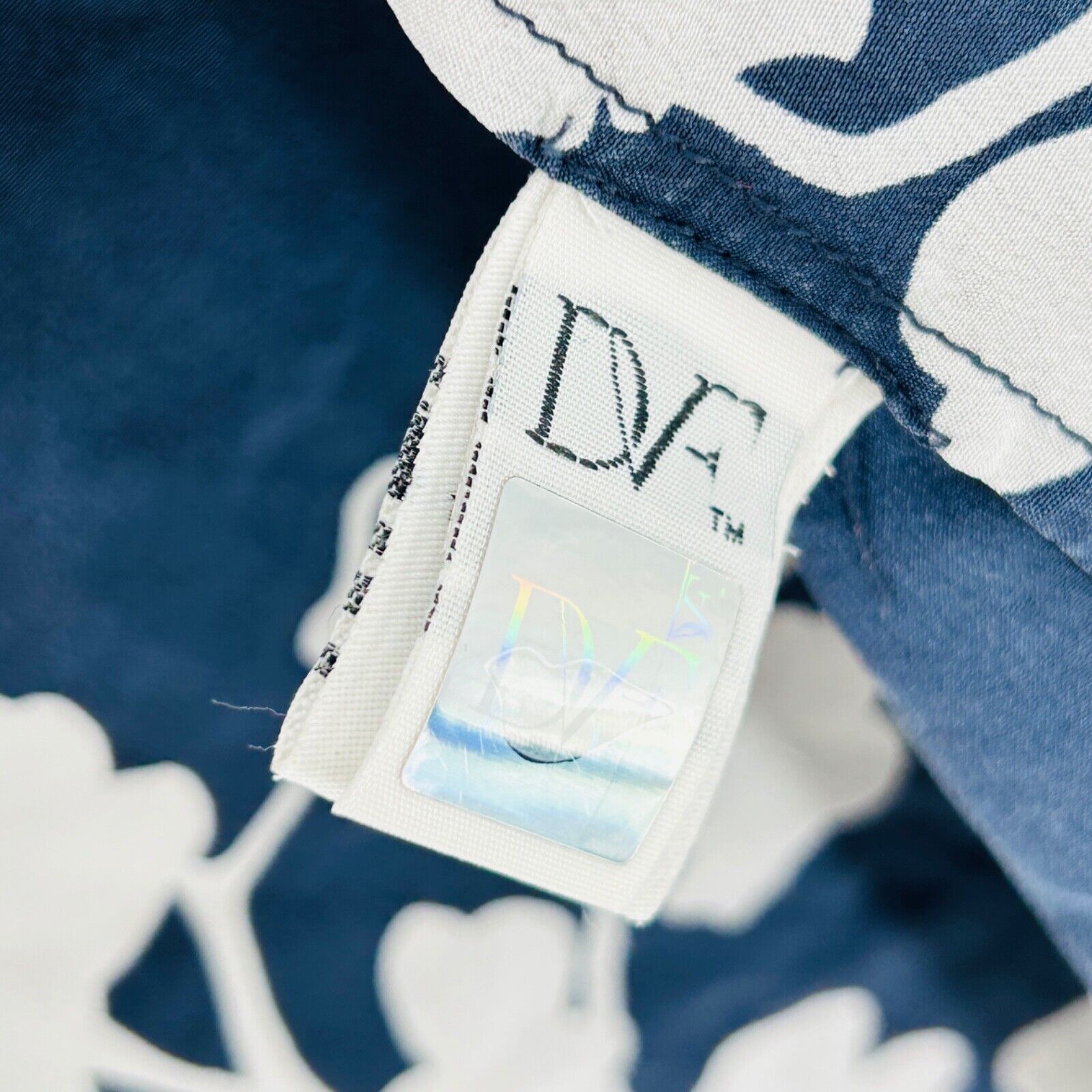 Diane von Furstenberg Diane von Furstenberg Blue White Floral 100% SILK blouse Size M / US 6-8 / IT 42-44 - 8 Thumbnail