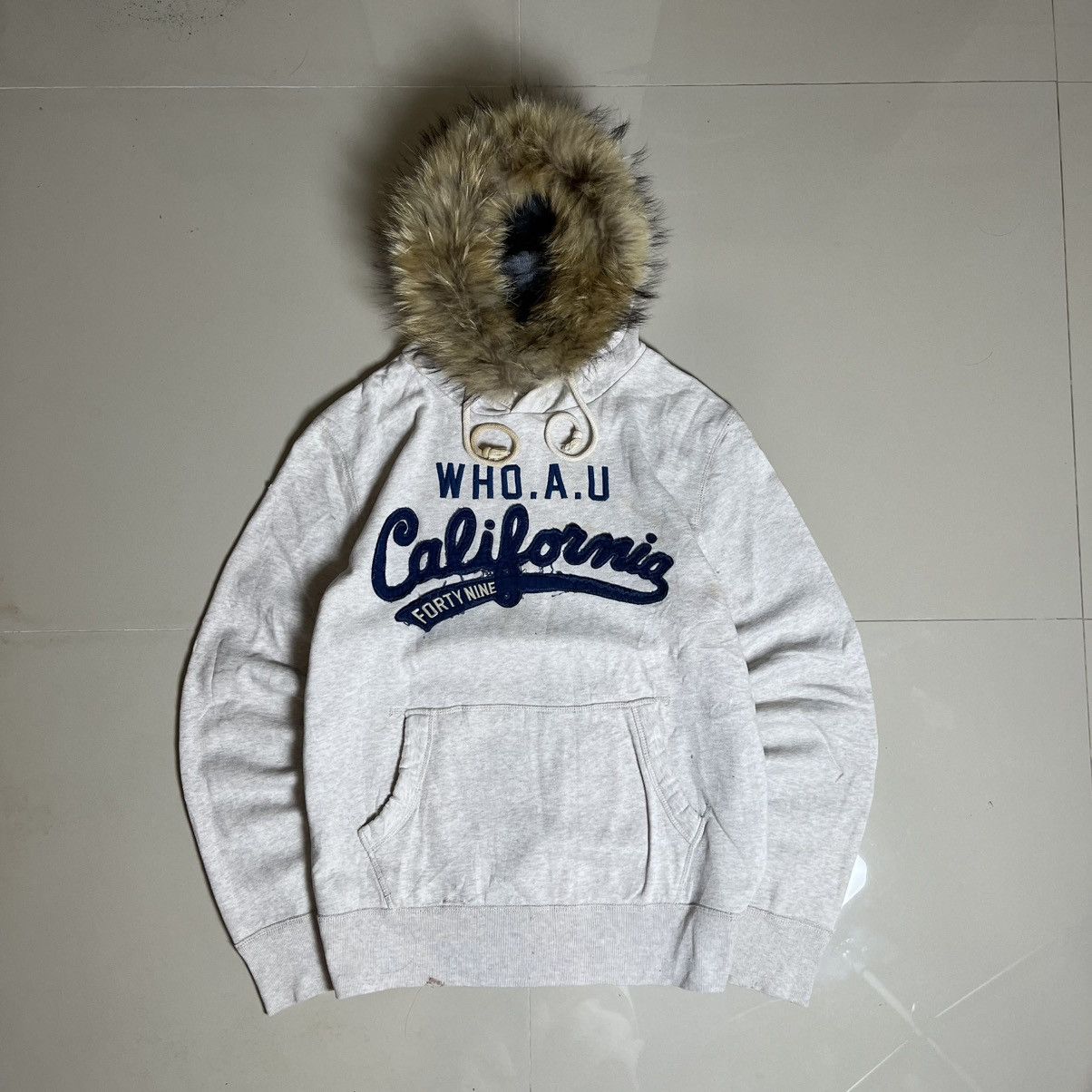 【韓国WHO.A.U フーアーユー】California Embroidery Hoodie California Embroidery Hoodie - 후아유닷컴
