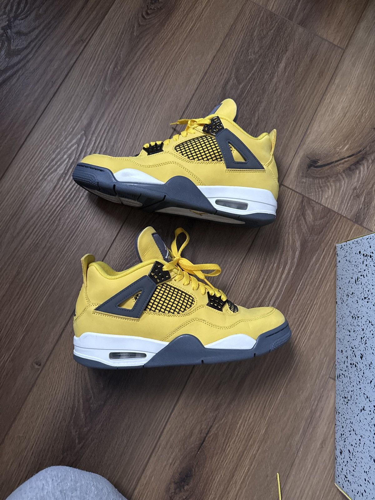Nike Jordan 4 lighting Size US 9.5 / EU 42-43 - 1 Thumbnail