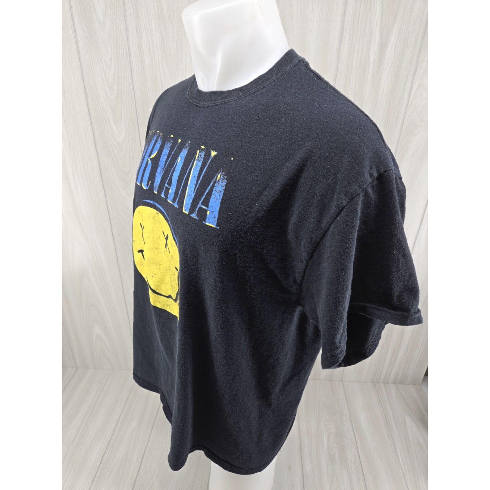 Vintage VINTAGE Nirvana T-Shirt Graphic Distressed Black Yellow Smiley Face Men's XL Crew Neck 100% Cotton Gildan 5000 Size US XL / EU 56 / 4 - 7 Thumbnail
