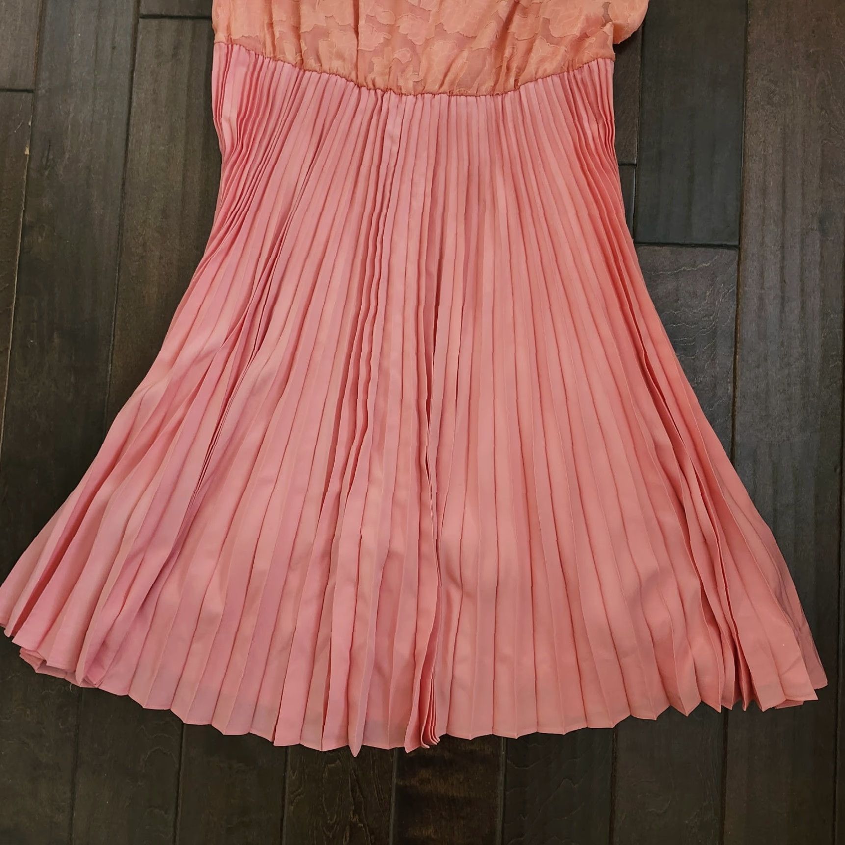 Vintage VINTAGE Lane Bryant Coral Lace Pleated Dress Womens 18/20 Midi Size XXL / US 16-18 / IT 52-54 - 3 Thumbnail