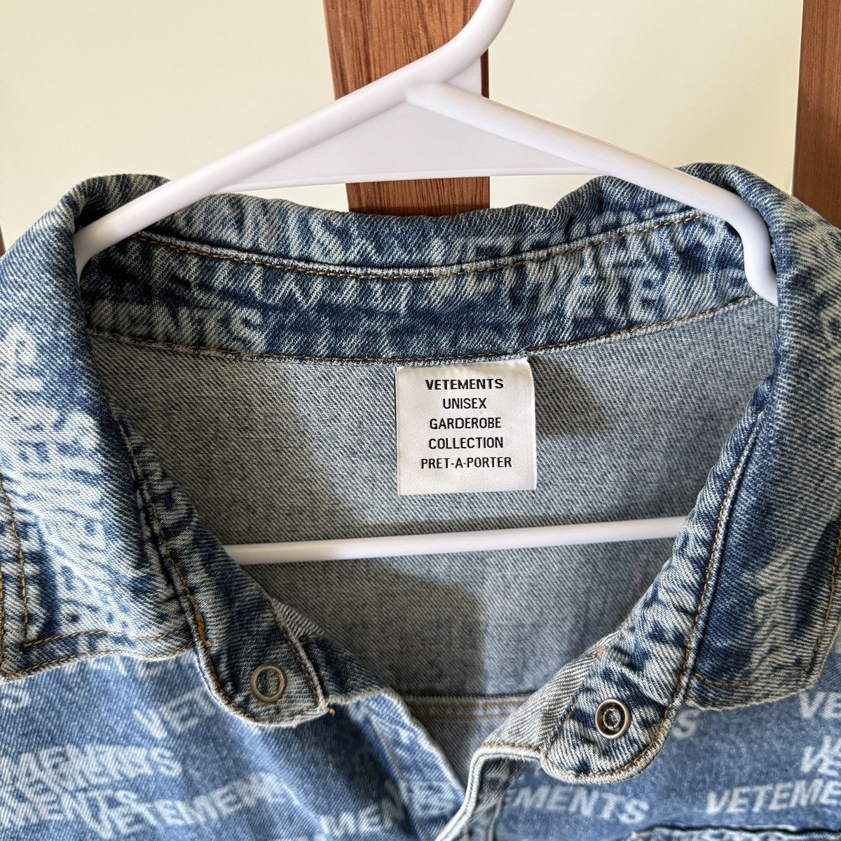 Vetements Vetements Oversized Denim Jacket LOGO Size US XL / EU 56 / 4 - 6 Thumbnail