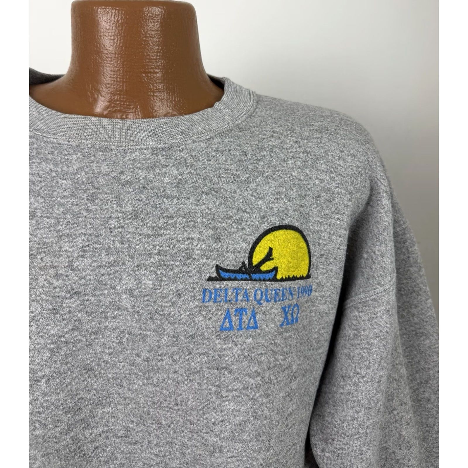 Delta VINTAGE Delta Sweatshirt Mens XL Heather Gray Tri-blend Crewneck Graphic Print Dark Fraternity Delta Tau 80s 90s Retro Preppy Grunge Size US XL / EU 56 / 4 - 3 Thumbnail