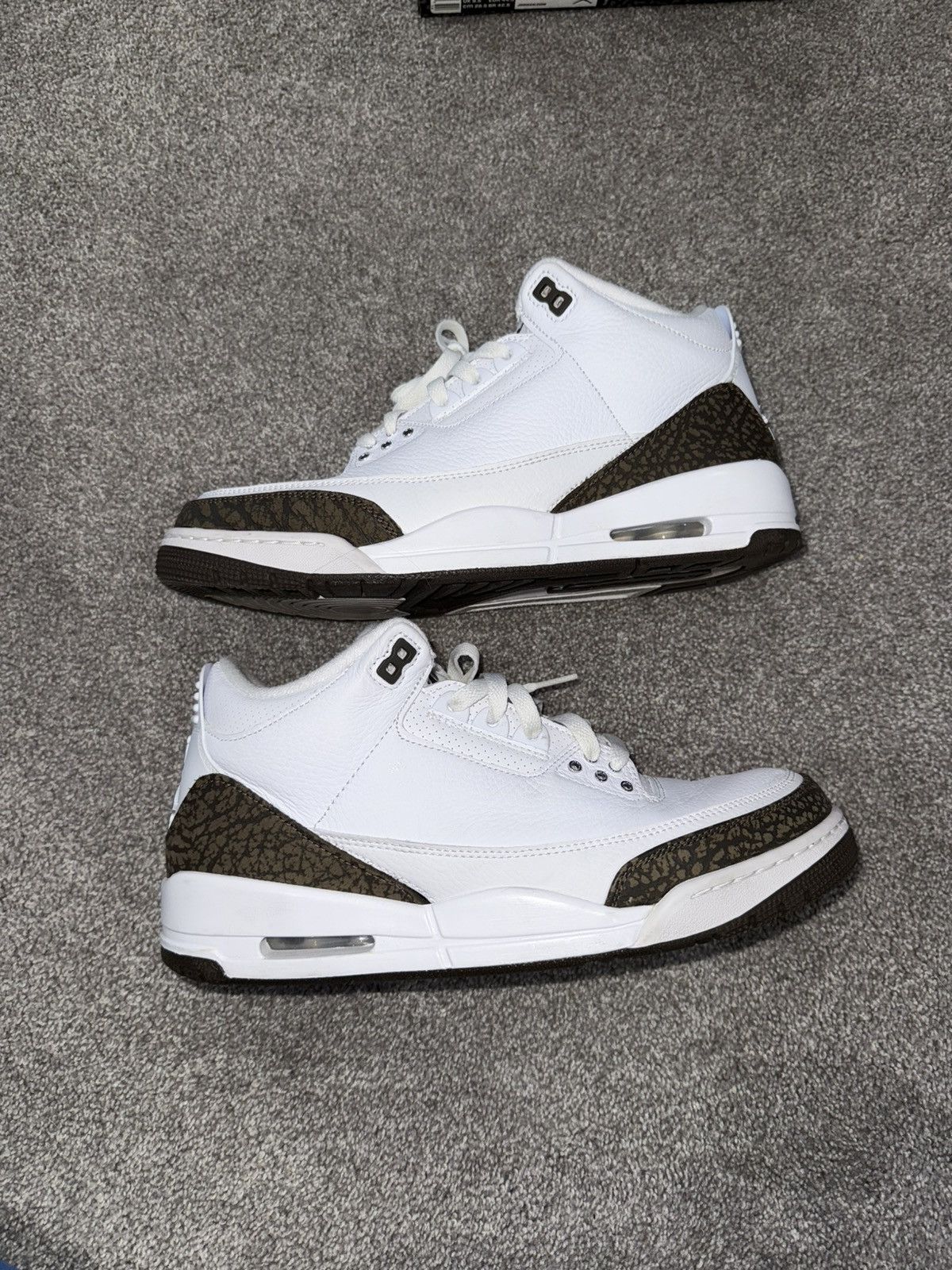 Jordan Brand Air Jordan 3 Retro White/Dark Mocha-Chrome Size US 10.5 / EU 43-44 - 4 Thumbnail