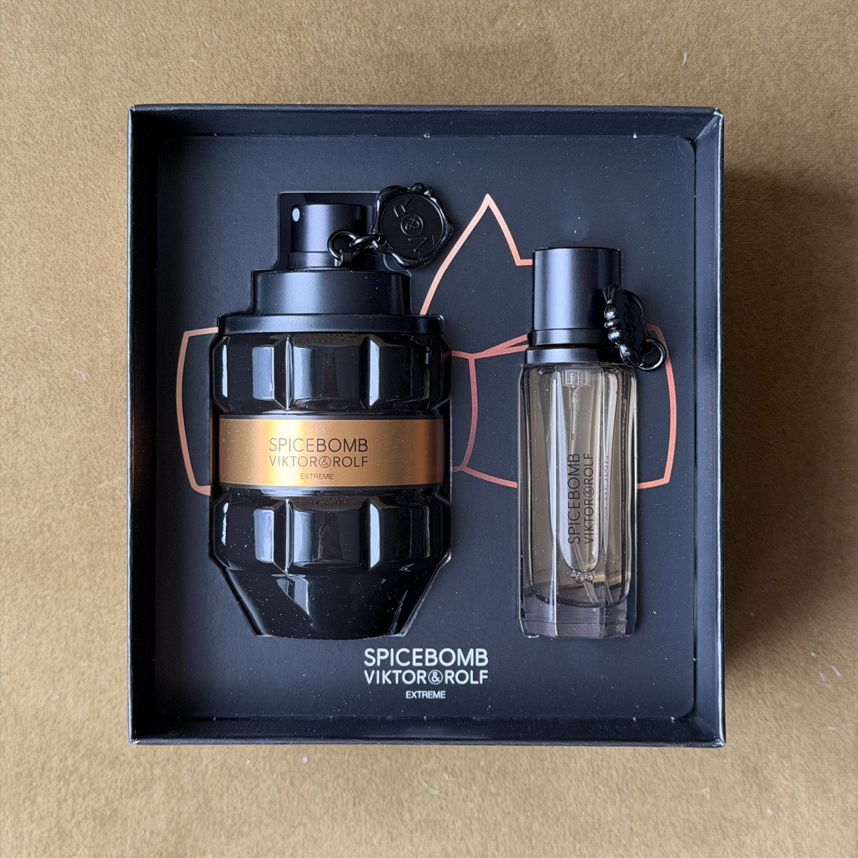 Viktor & Rolf N°E Magazines - Viktor & Rolf | Grailed