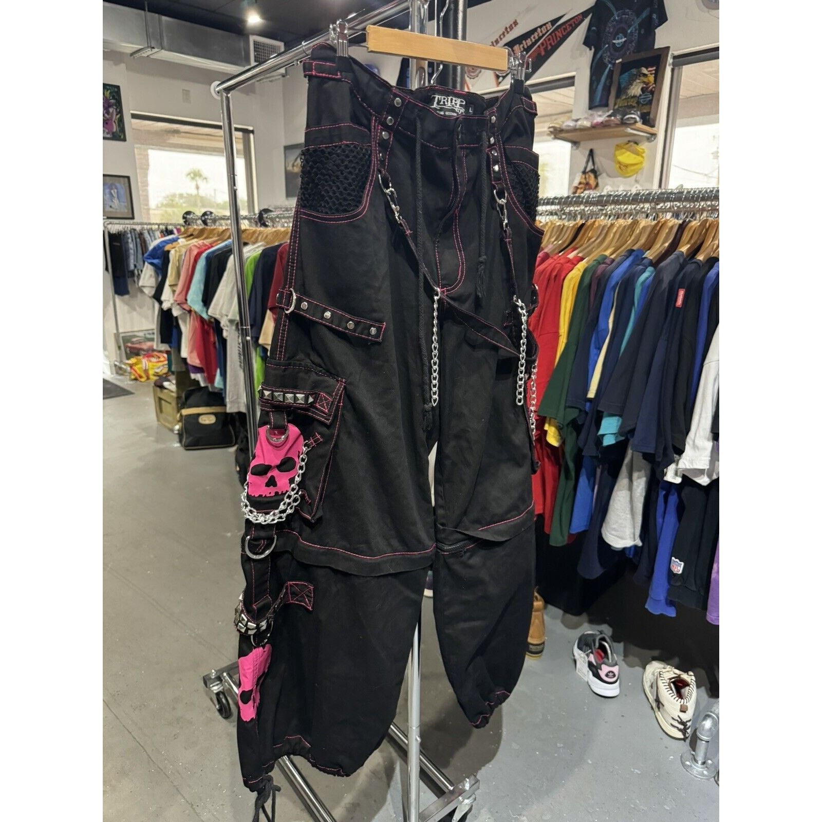 tripp-nyc-vtg-tripp-nyc-daang-goodman-black-pink-skull-pants-large