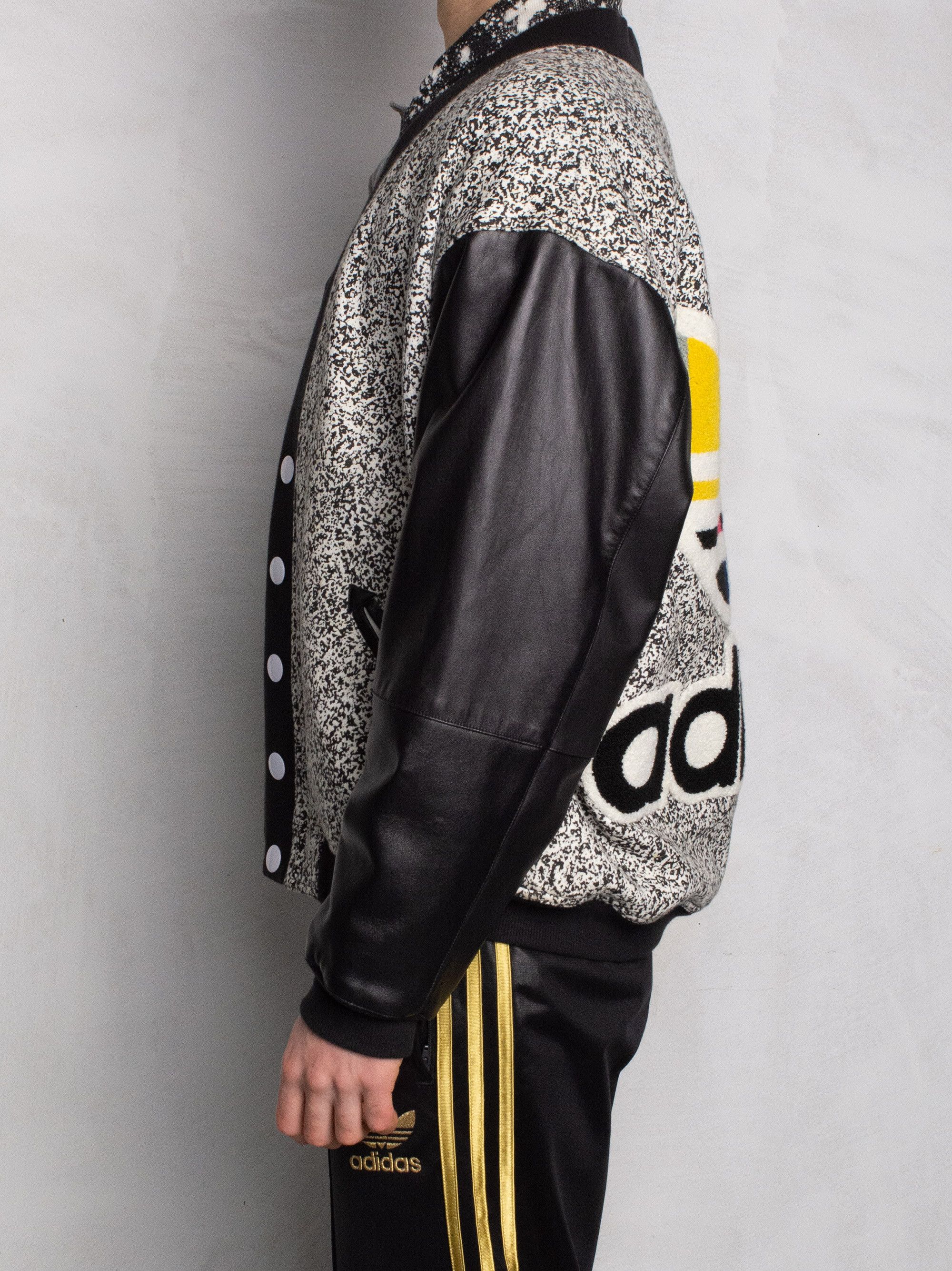 Adidas × Jeremy Scott sample adidas X Jeremy Scott A/W 2009 TV varsity jacket Size US M / EU 48-50 / 2 - 5 Thumbnail