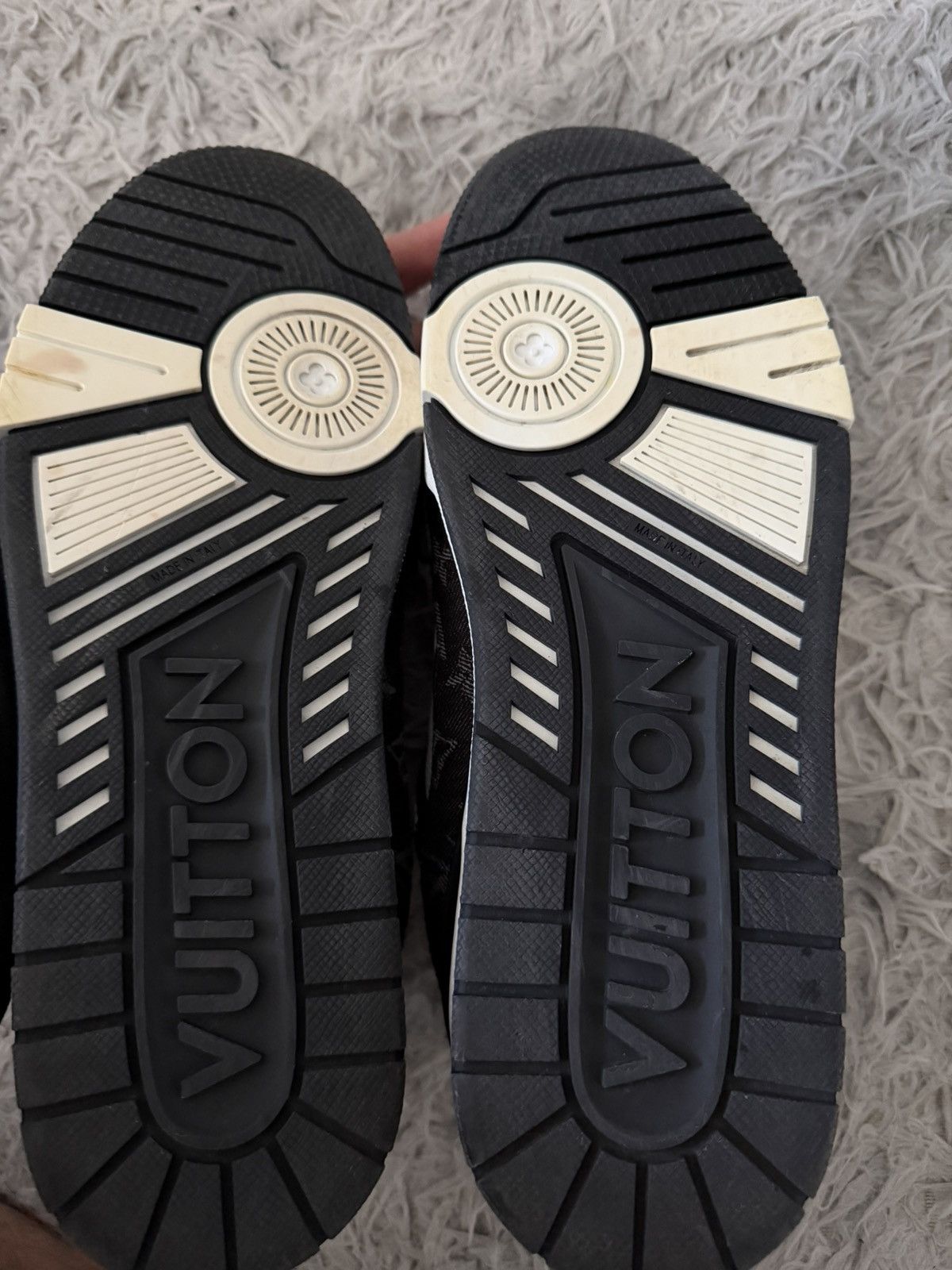 Louis Vuitton Black and white trainer sneakers Size US 10.5 / EU 43-44 - 4 Thumbnail