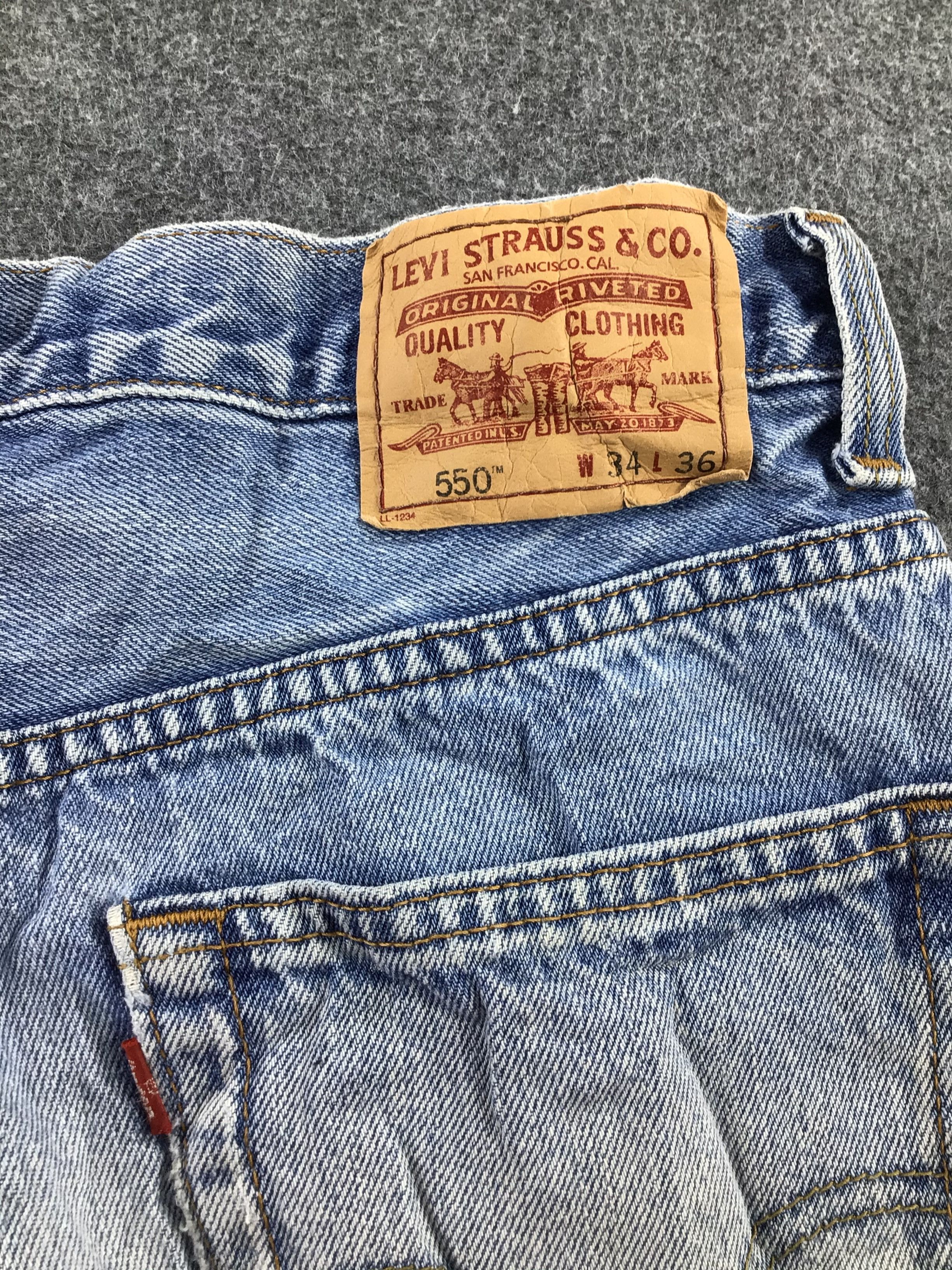 Levi's Vintage Levis 550 Jeans Faded Blue Denim KJ191 Size US 33 - 5 Thumbnail