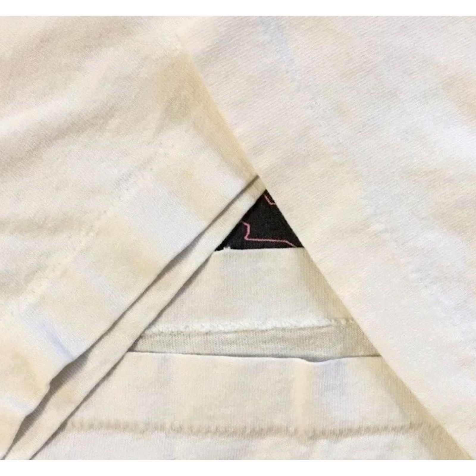 Vintage VINTAGE Never Forget Who You Are Cropped Shirt White One Size Boxy Abstract Art Grunge 80s 90s Women T-Shirt US Made Single Stitch Size ONE SIZE - 5 Thumbnail