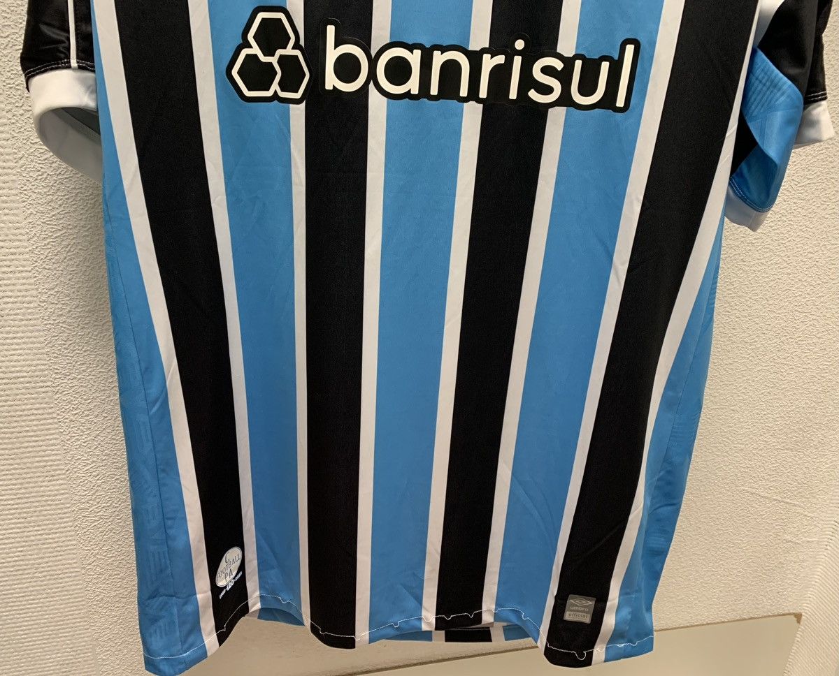 Umbro Gremio Suarez 9 Umbro soccer jersey 4xl xxxxl brasil Brazil Size US XXL / EU 58 / 5 - 4 Thumbnail