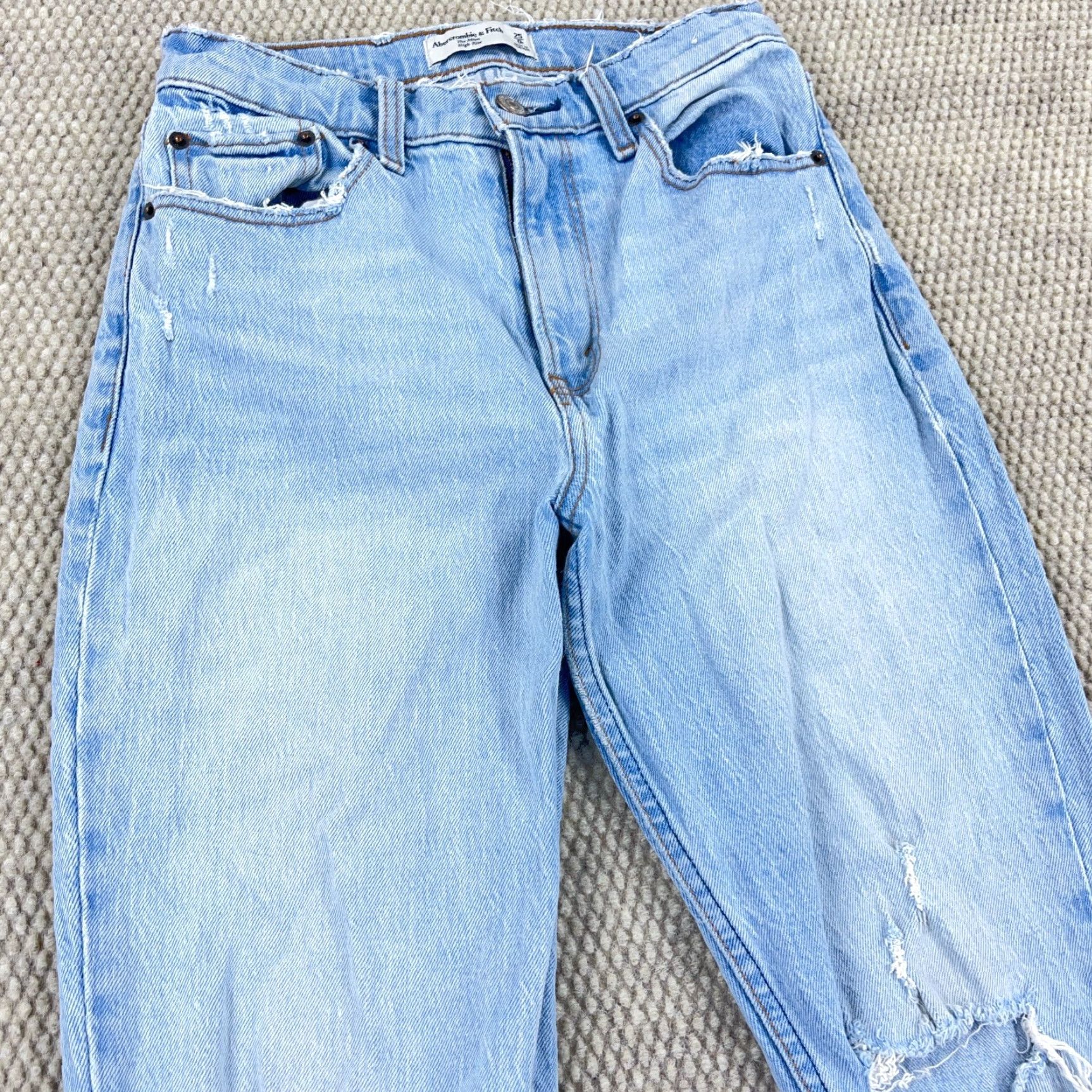 Abercrombie & Fitch VINTAGE Abercrombie & Fitch Mom Jeans Women 0 25 High Rise Distressed Light Blue 25x26 5-Pocket Denim Jeans Mens Womens Boys Girls Size 25" / US 0 / IT 36 - 6 Thumbnail