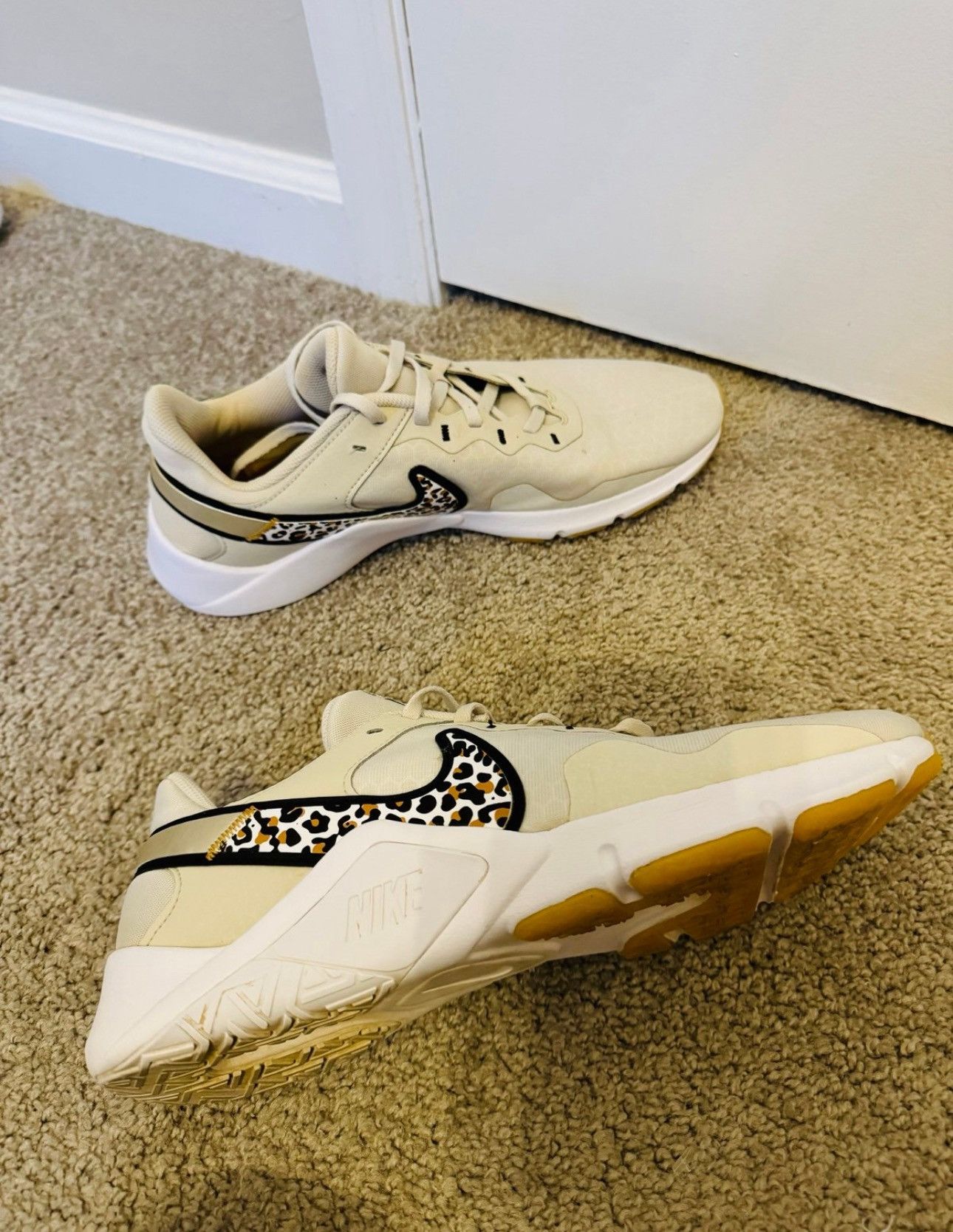 Nike Nike Legend Essential 2 Womens Running Training Shoe Sz 11.5 Size US 11.5 / IT 41.5 - 4 Thumbnail