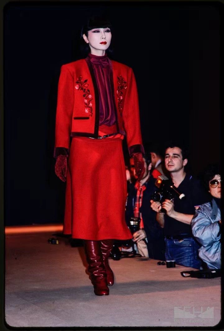 Kenzo KENZO Vintage red wool embroidered coat Size M / US 6-8 / IT 42-44 - 1 Thumbnail