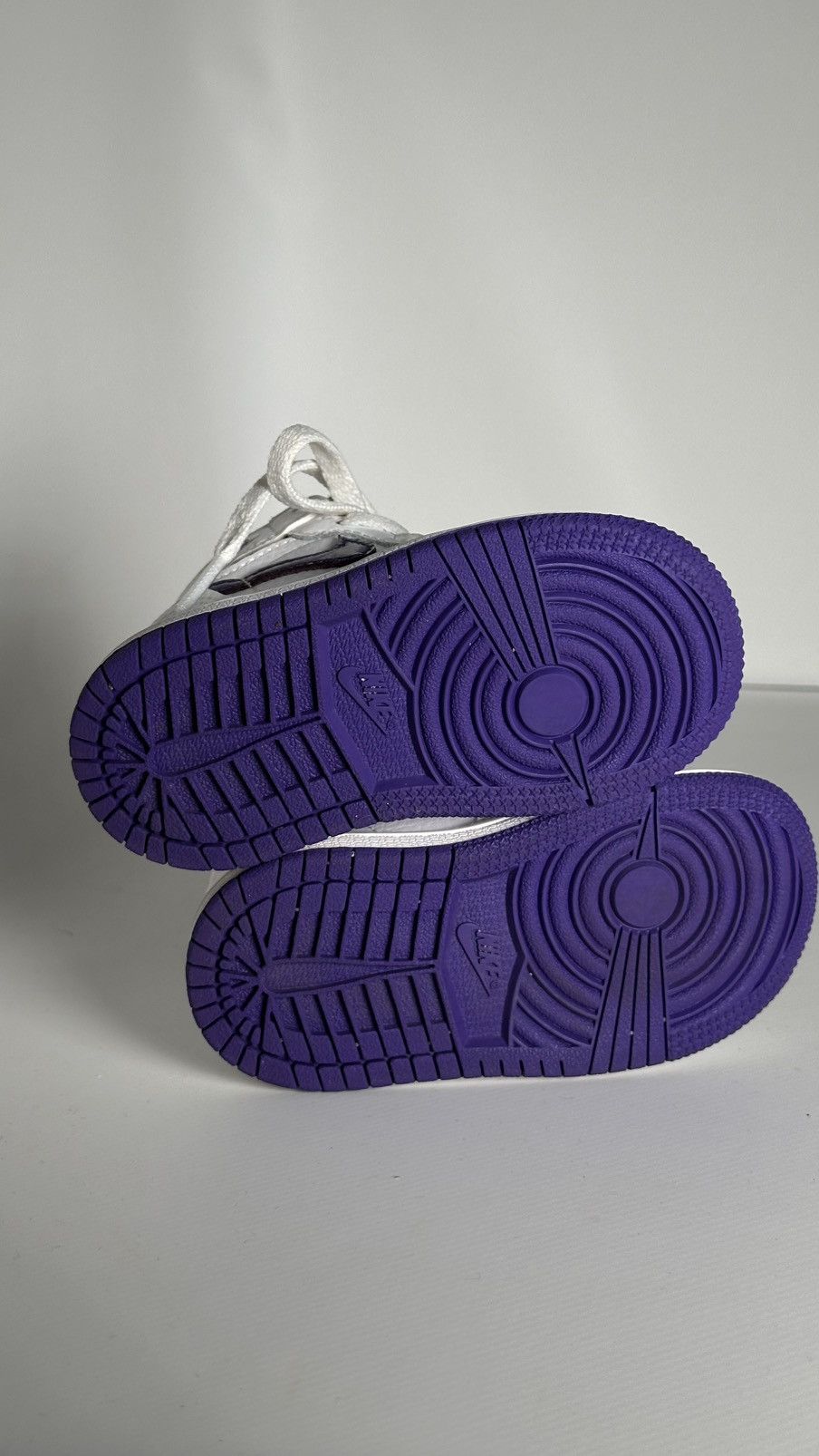 Nike Nike Air Jordan 1 Retro High OG TD 'Court Purple kids 5 size Size US 5 / EU 37 - 6 Thumbnail