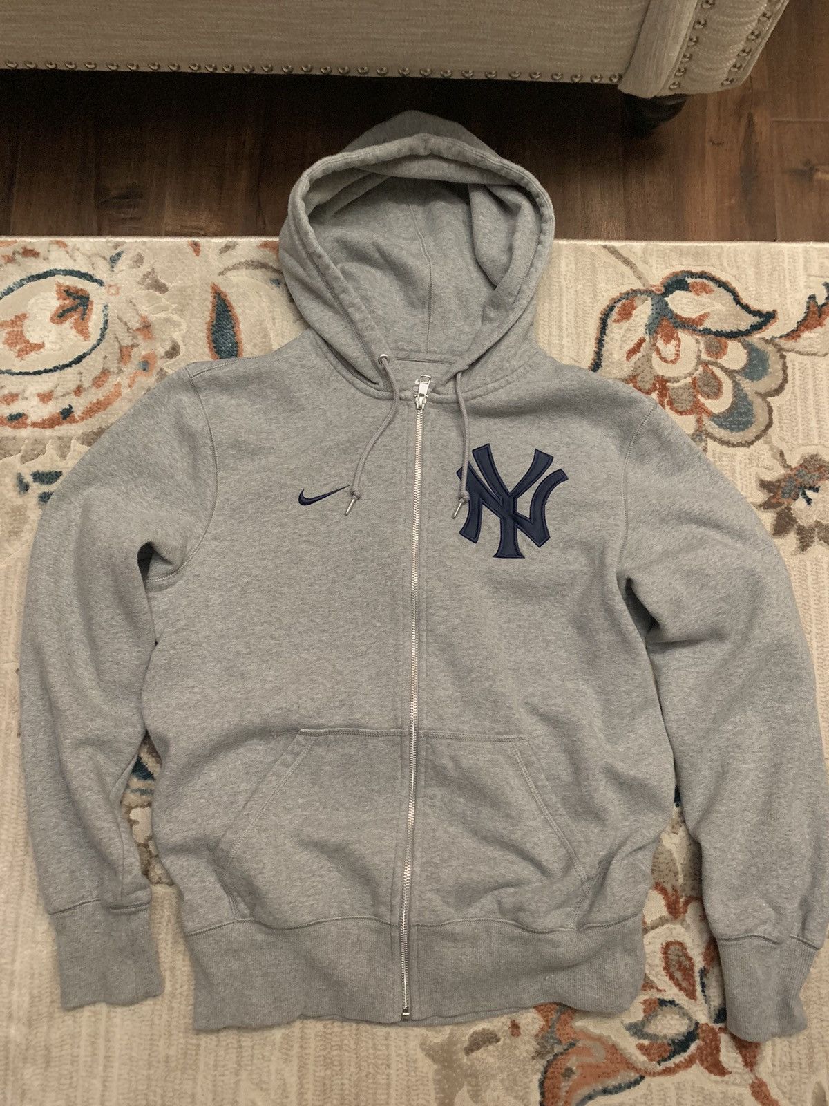 Nike MLB New York Yankees Hoodie Grey