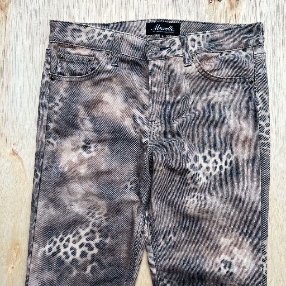 Tornado Mart MERVELLE DENIM CAMO LEOPARD WASHED FLARE / if six was nine Size 30" / US 8 / IT 44 - 2 Thumbnail