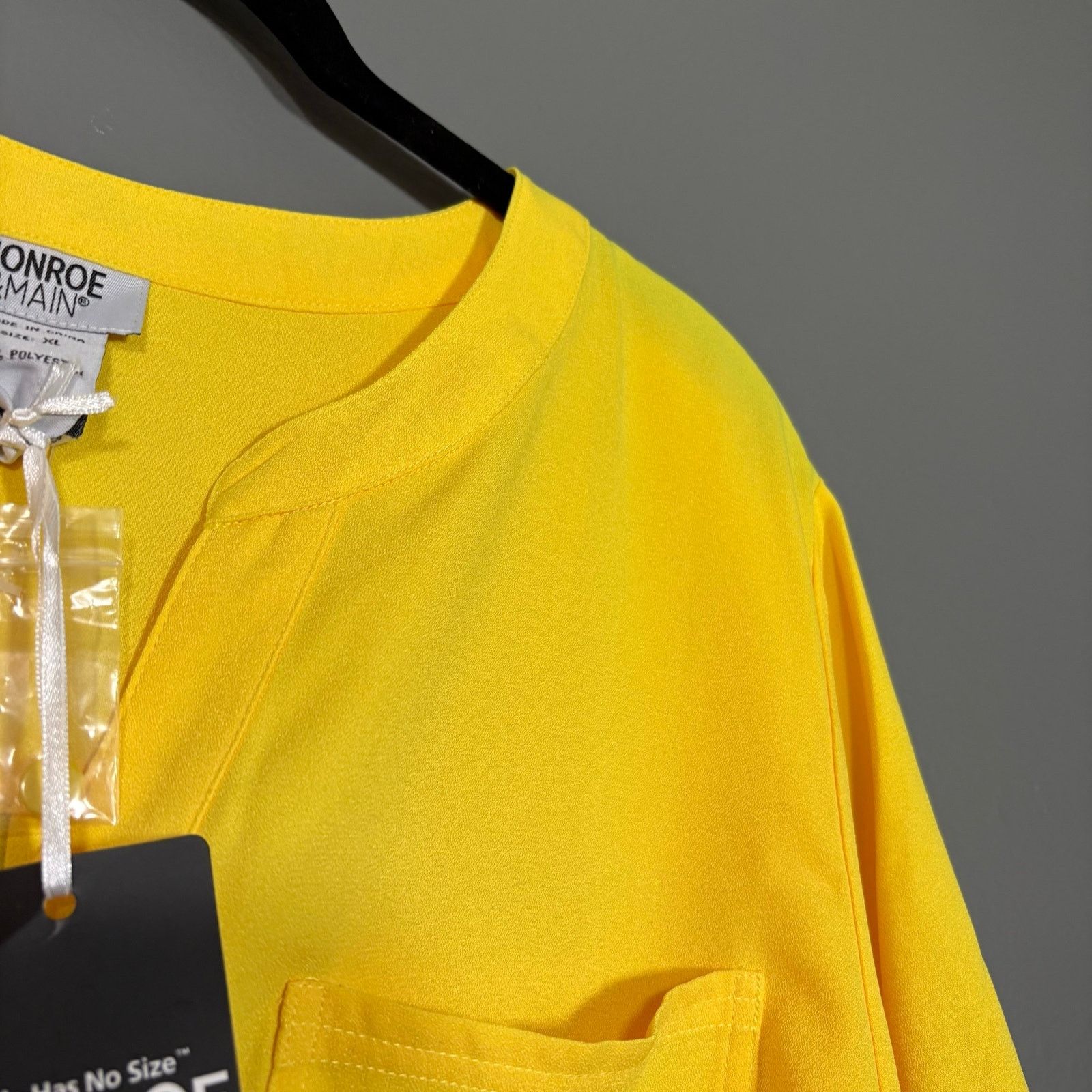 Other Monroe & Main NWT Bright Yellow Minimalist Oversized Top Size XL / US 12-14 / IT 48-50 - 2 Thumbnail