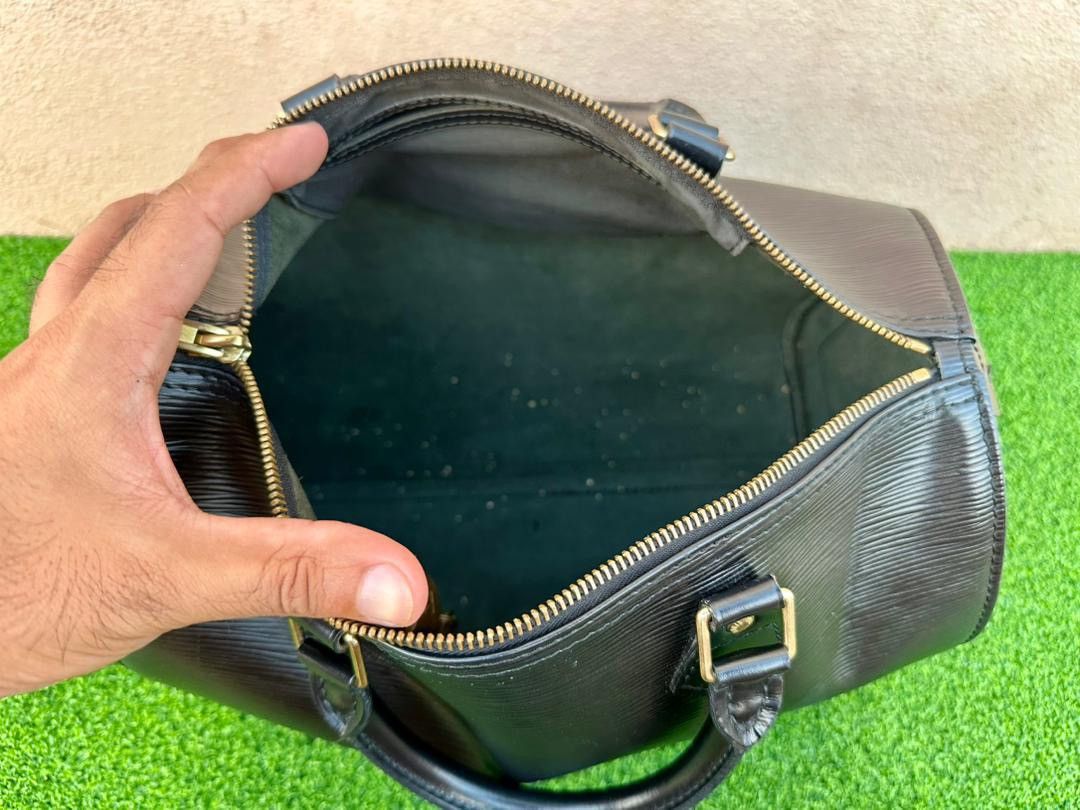 Louis Vuitton Authentic Louis Vuitton Black Epi Leather Speedy 30 Handbag Size ONE SIZE - 6 Thumbnail