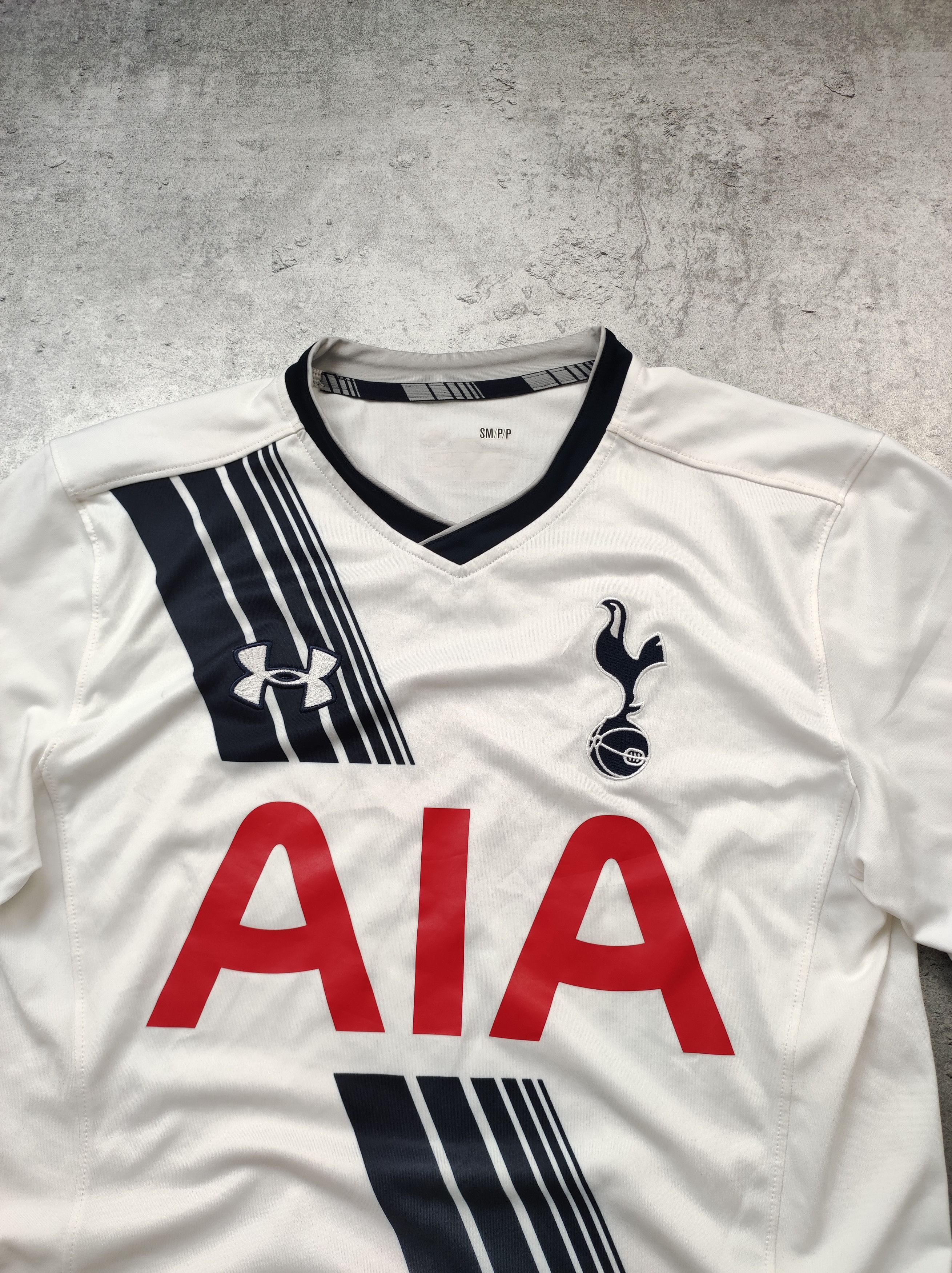 Vintage Tottenham London Hotspurs 2015/16 Home Under Armour Jersey Size US S / EU 44-46 / 1 - 4 Thumbnail