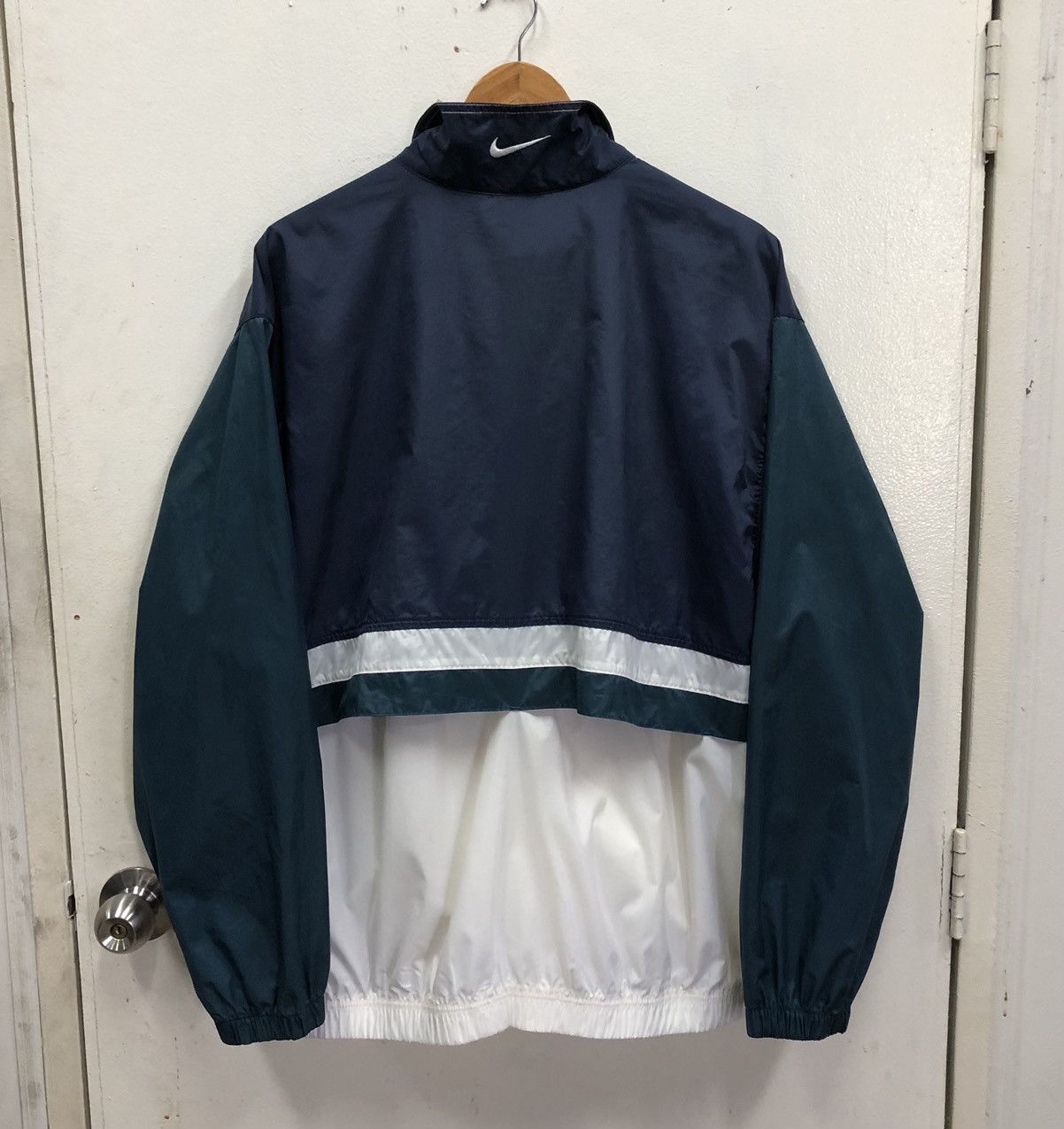 Nike VINTAGE 90S NIKE EMBROIDERY LOGO WINDBREAKER JACKET Size US L / EU 52-54 / 3 - 9 Thumbnail