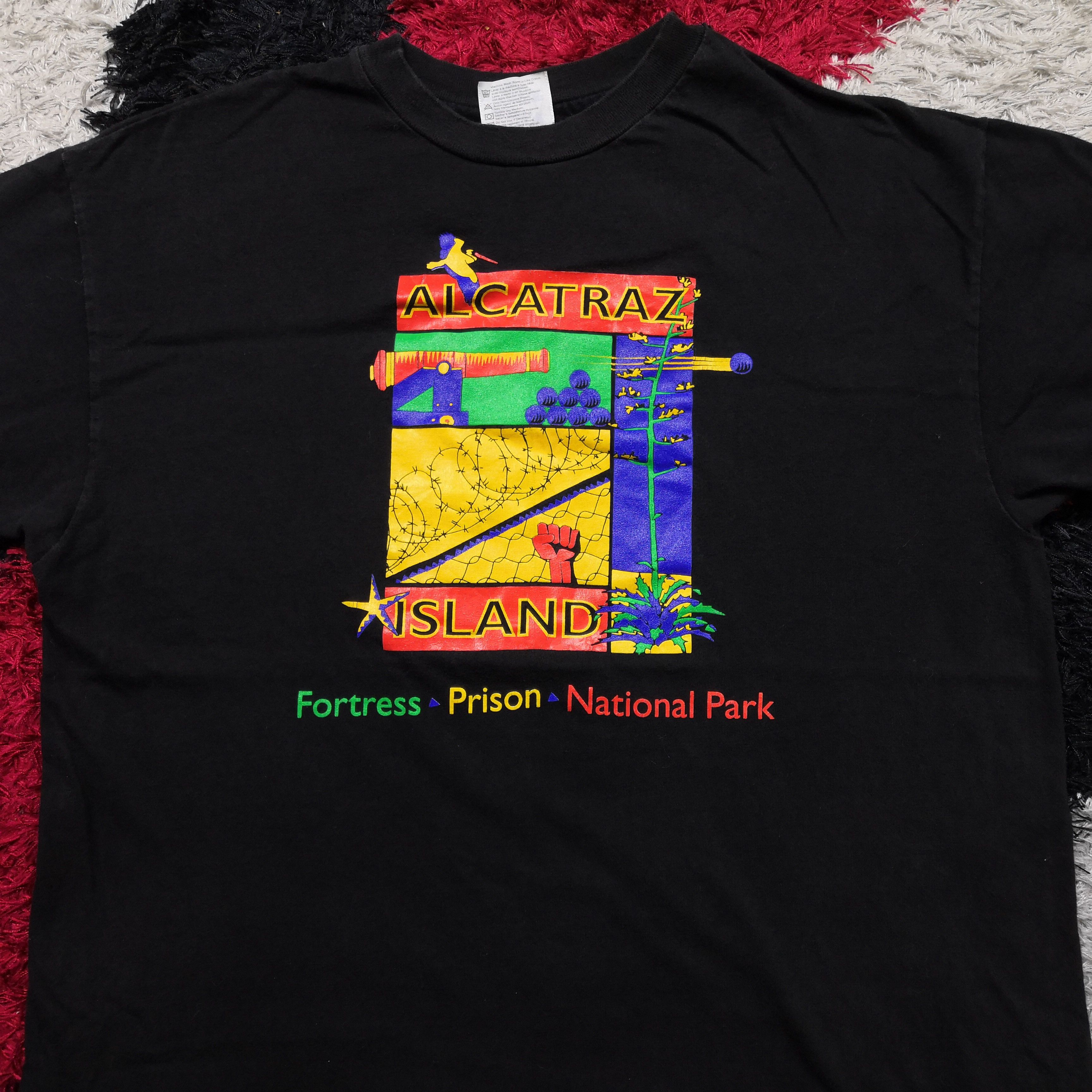Vintage Vintage 90s Alcatraz Island T-Shirt | Fortress Prison Tee Size US L / EU 52-54 / 3 - 3 Thumbnail
