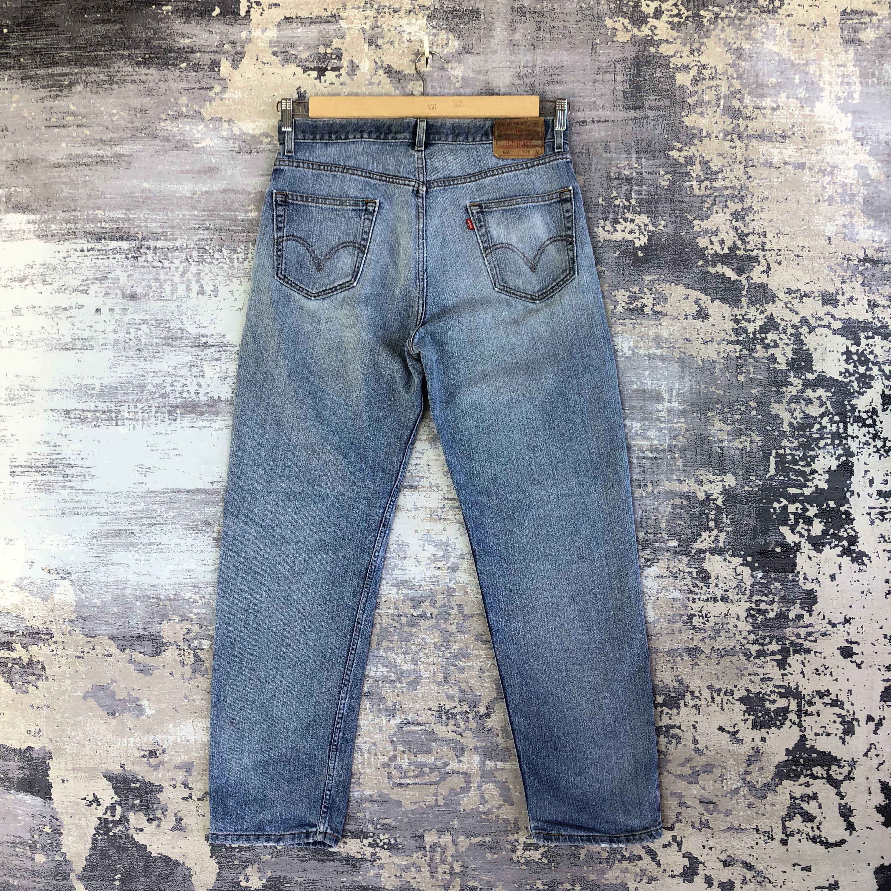 Levi's Vintage Levis 550 Light Wash Jeans Levi's Distressed Denim Size US 34 / EU 50 - 2 Thumbnail