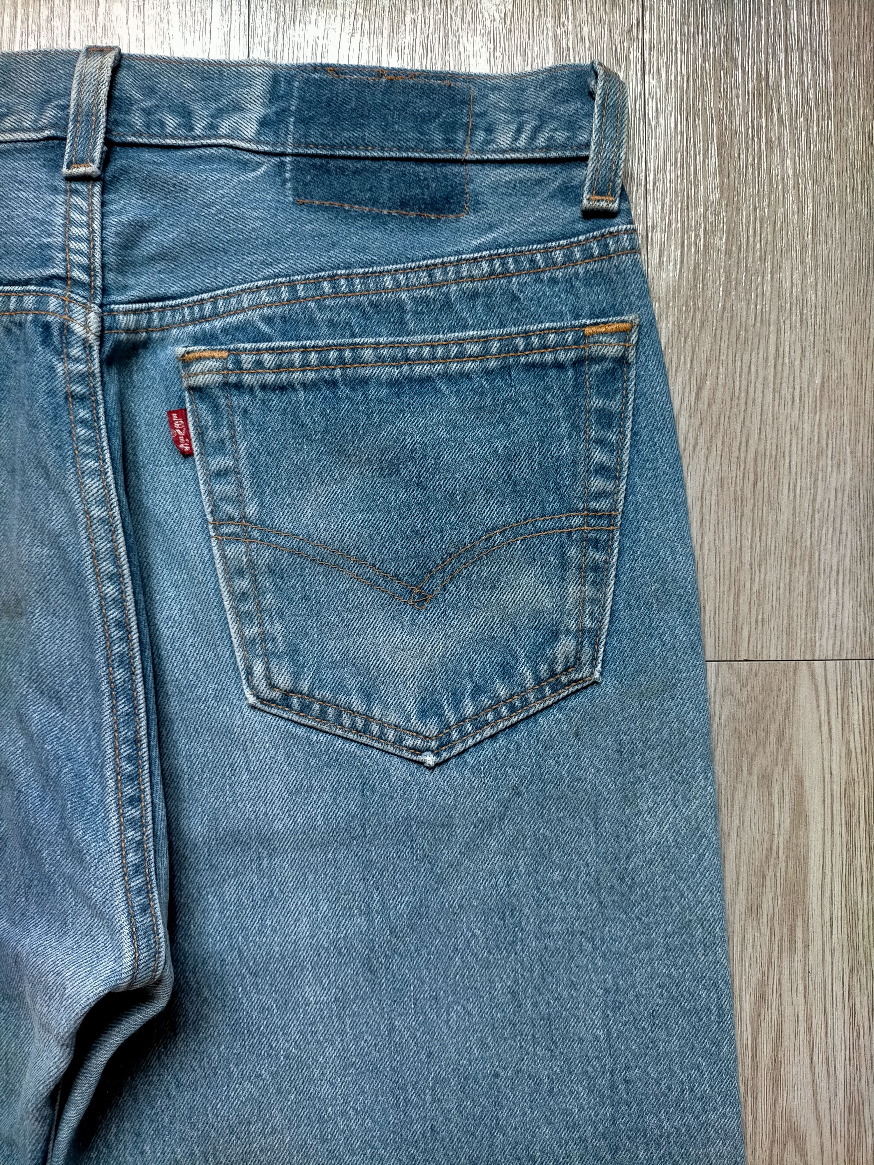 Levi's Vintage Clothing Vintage Levis 501 button Fly Blue Jeans Size US 31 - 12 Thumbnail