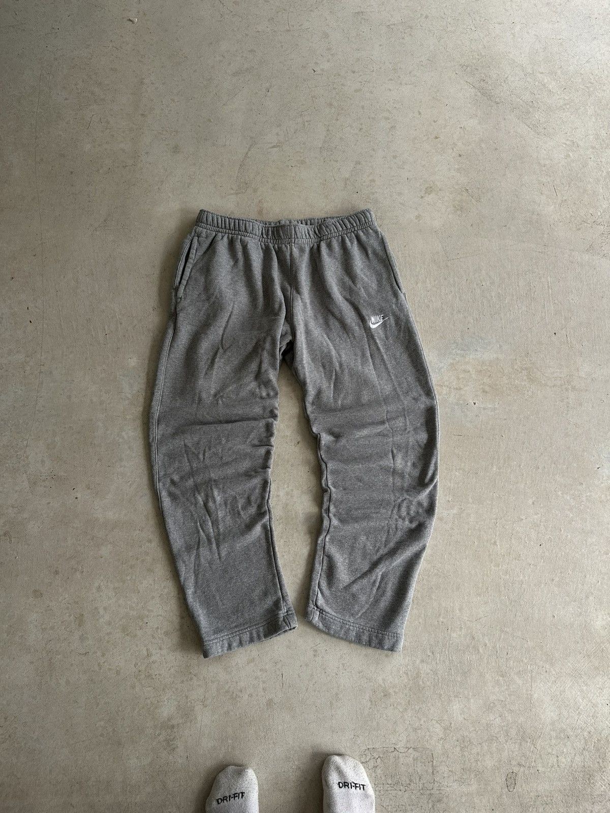 Other Vintage Nike Sweatpants Size US 34 / EU 50 - 1 Thumbnail