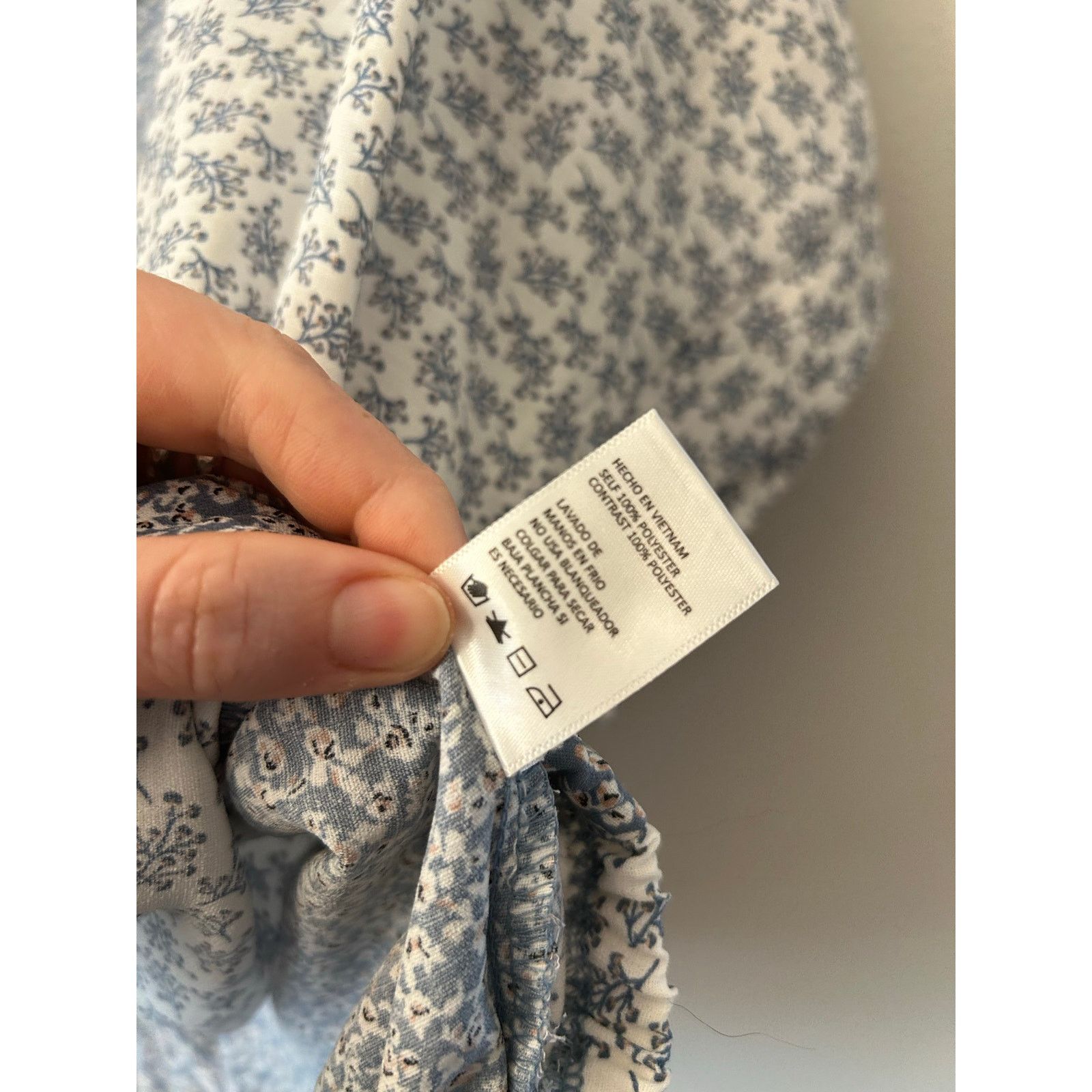 Anthropologie Paper Crane Dainty Floral Chiffon Blue Side Tie Top, Medium Size M / US 6-8 / IT 42-44 - 4 Thumbnail