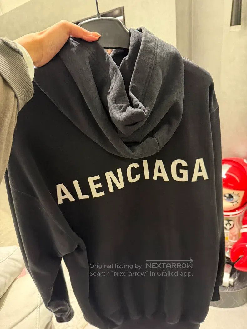 Balenciaga Balenciaga Back letter hoodie Size US S / EU 44-46 / 1 - 1 Thumbnail