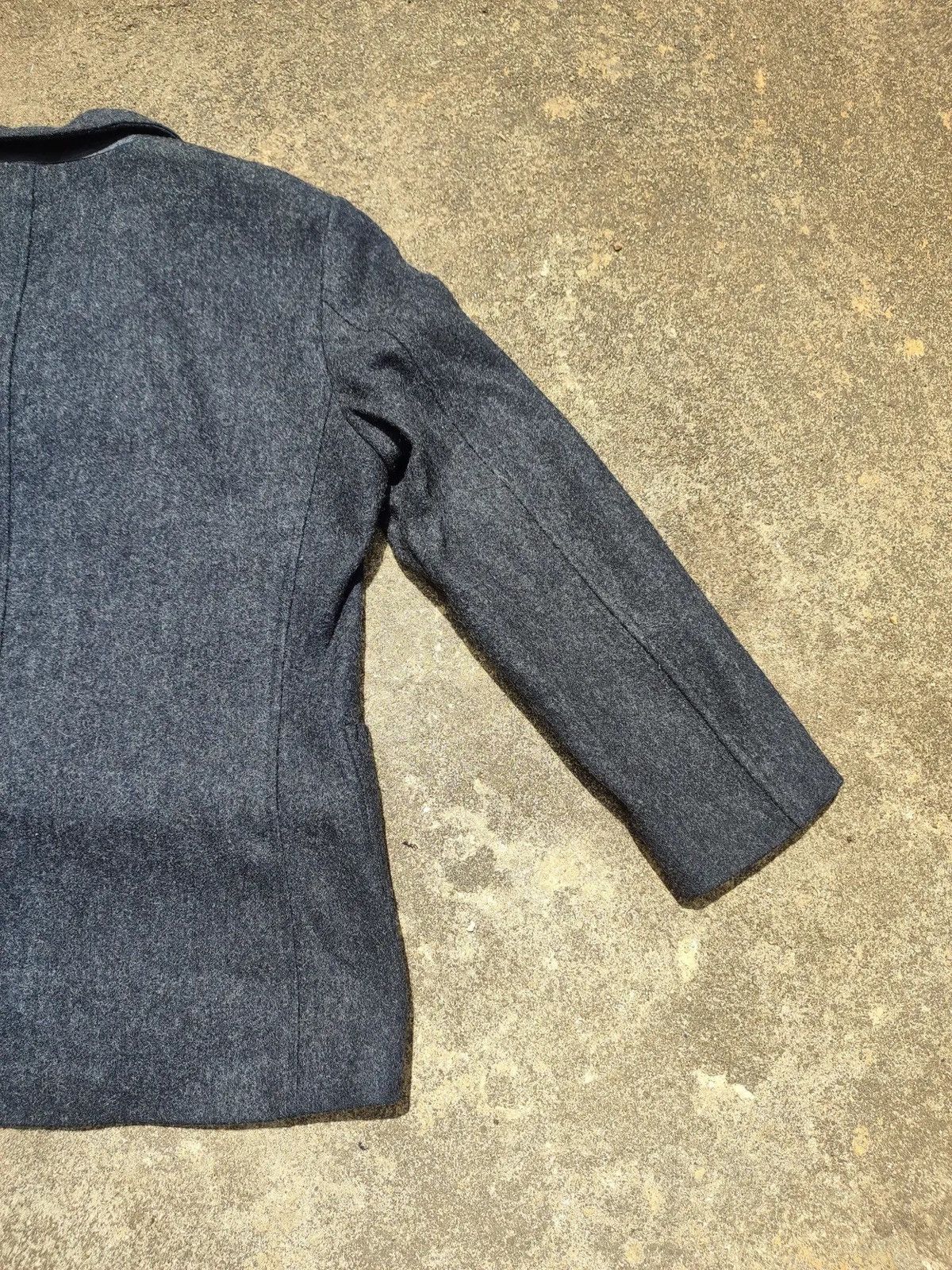 Calvin Klein Calvin Klein Wool Blend Jacket - 3-Button Blazer – Size 42R Size 42R - 10 Thumbnail