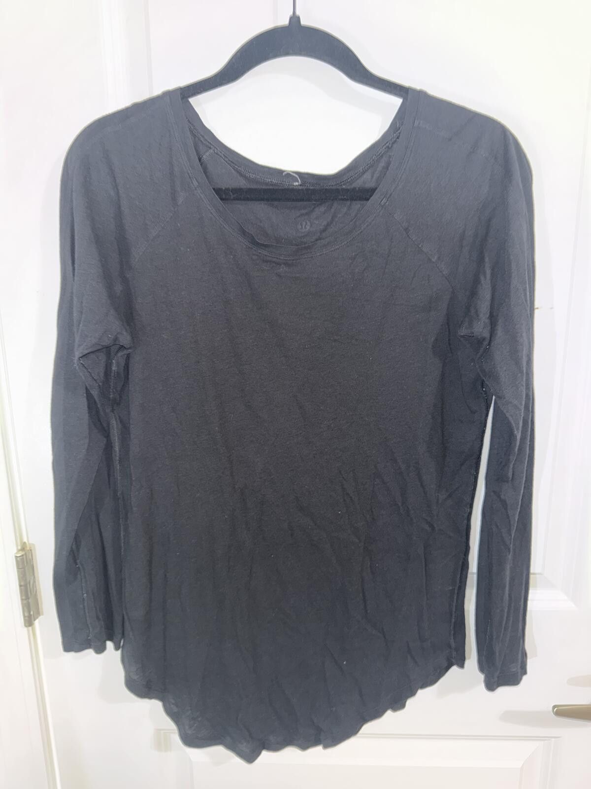 Lululemon Lululemon Black lightweight t shirt size Small Oversized Size S / US 4 / IT 40 - 1 Thumbnail