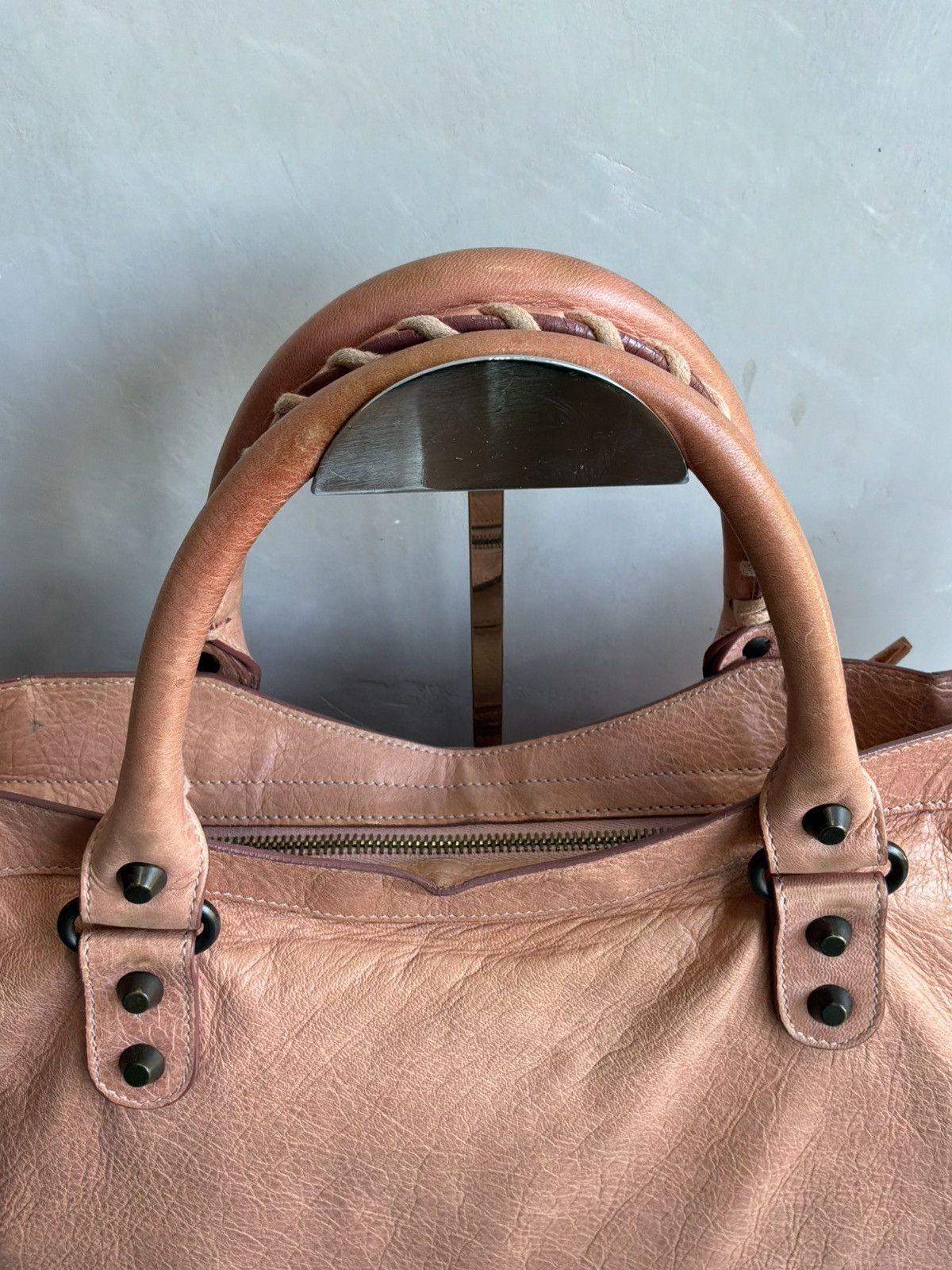Balenciaga Balenciaga - Classic City - Salmon Pink Lambskin Leather Bag Size ONE SIZE - 16 Thumbnail