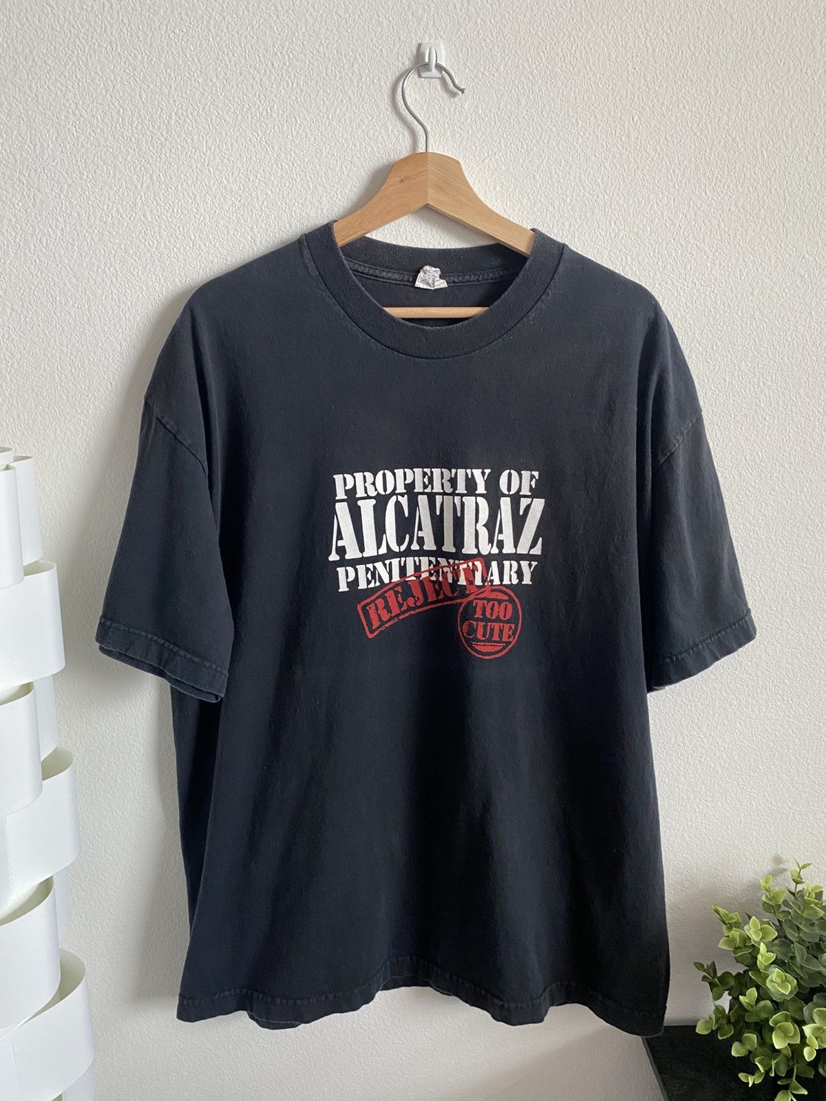 Unsound Rags Y2K Funny Humor Alcatraz Too Cute Tee Size US XL / EU 56 / 4 - 1 Thumbnail