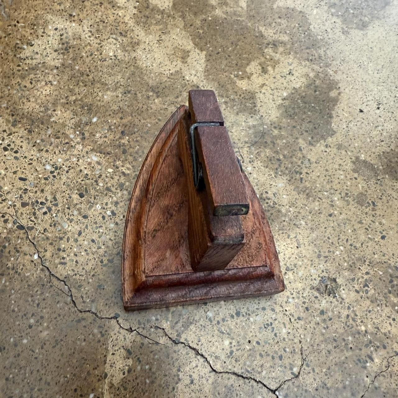 Designer Brown Iron Clip Decor-home-accesory Size ONE SIZE - 2 Thumbnail