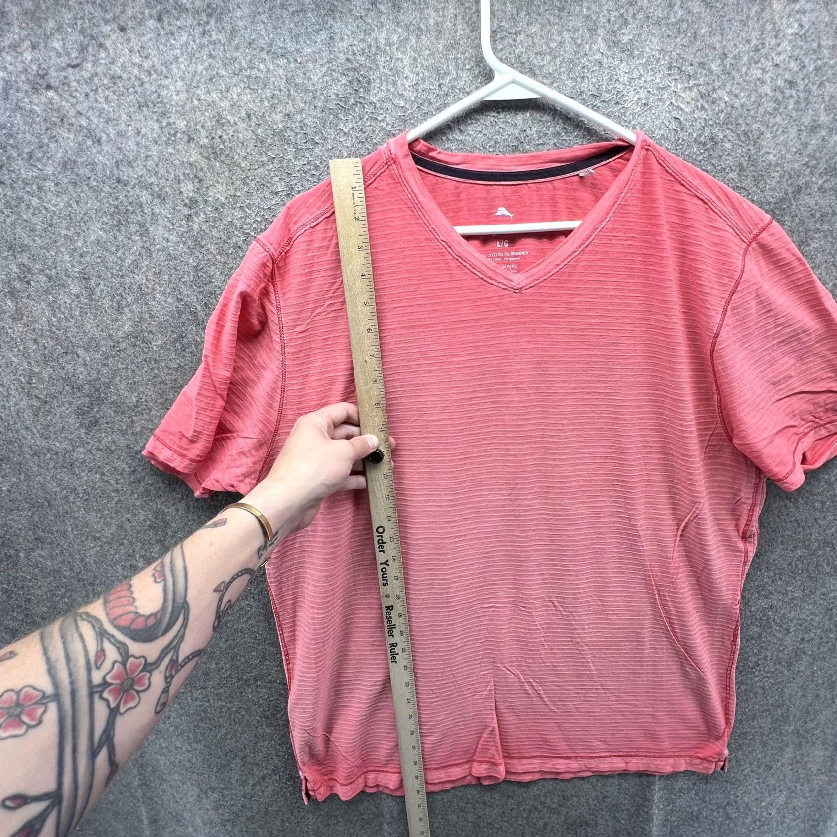 Tommy Bahama Tommy Bahama Shirt Mens Large Red Striped V Neck Tee Tagless Stretch Soft Shirt Mens L Red Striped V-Neck Tee Tagless Stretch Soft Size US L / EU 52-54 / 3 - 6 Thumbnail