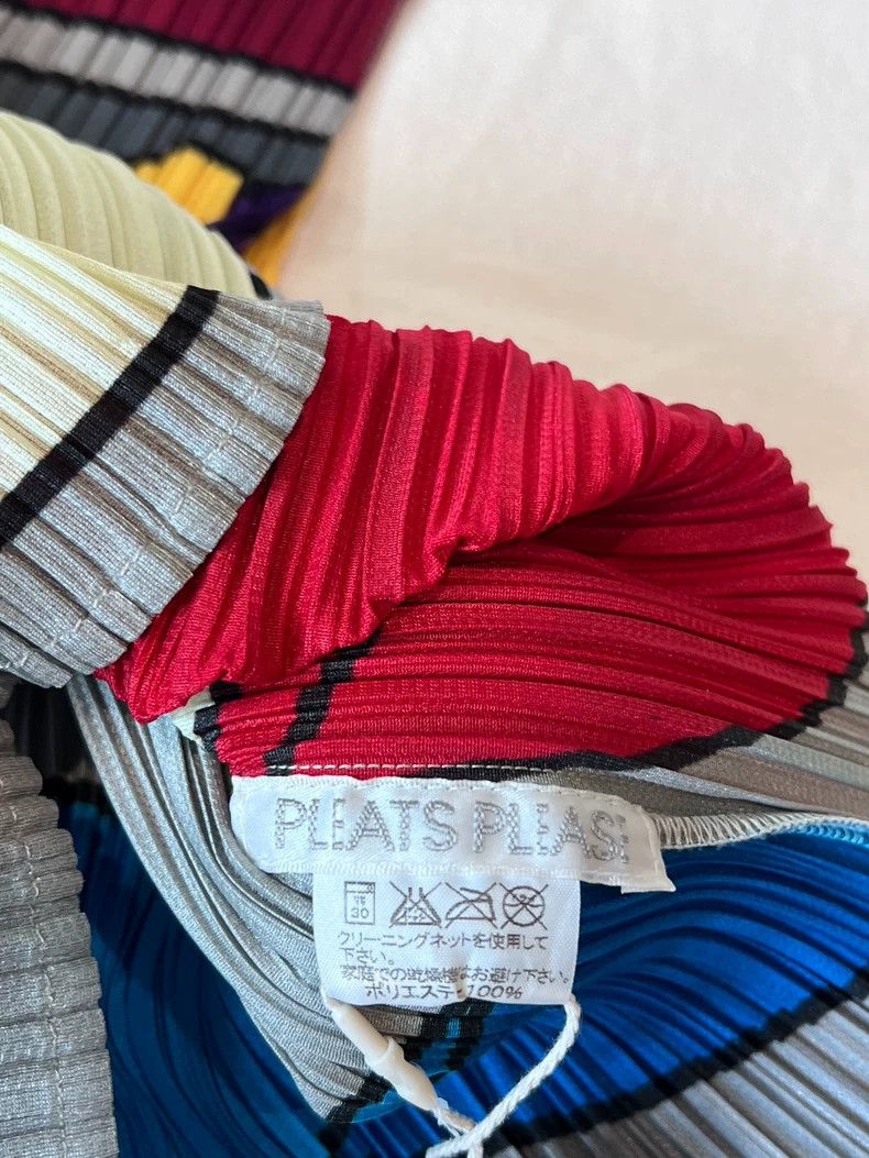 Issey Miyake Issey Miyake size:3 Red and grey color-block top and vest Size XS / US 0-2 / IT 36-38 - 3 Thumbnail