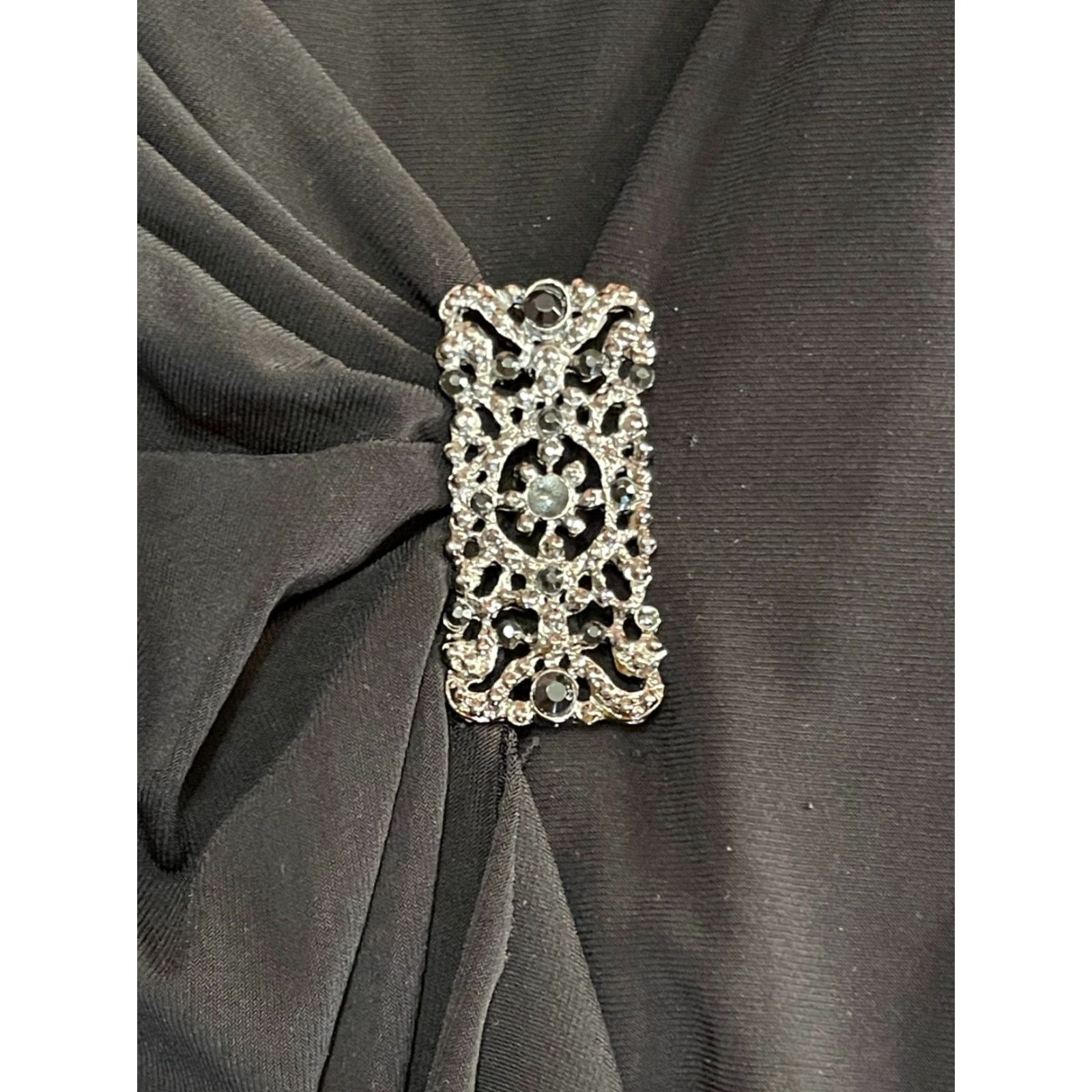 Vintage American Living Dress Women’s 8 Black Midi A-Line Long Sleeve V-Neck Broach on Waist Casual Fall Spring Summer Size M / US 6-8 / IT 42-44 - 3 Thumbnail