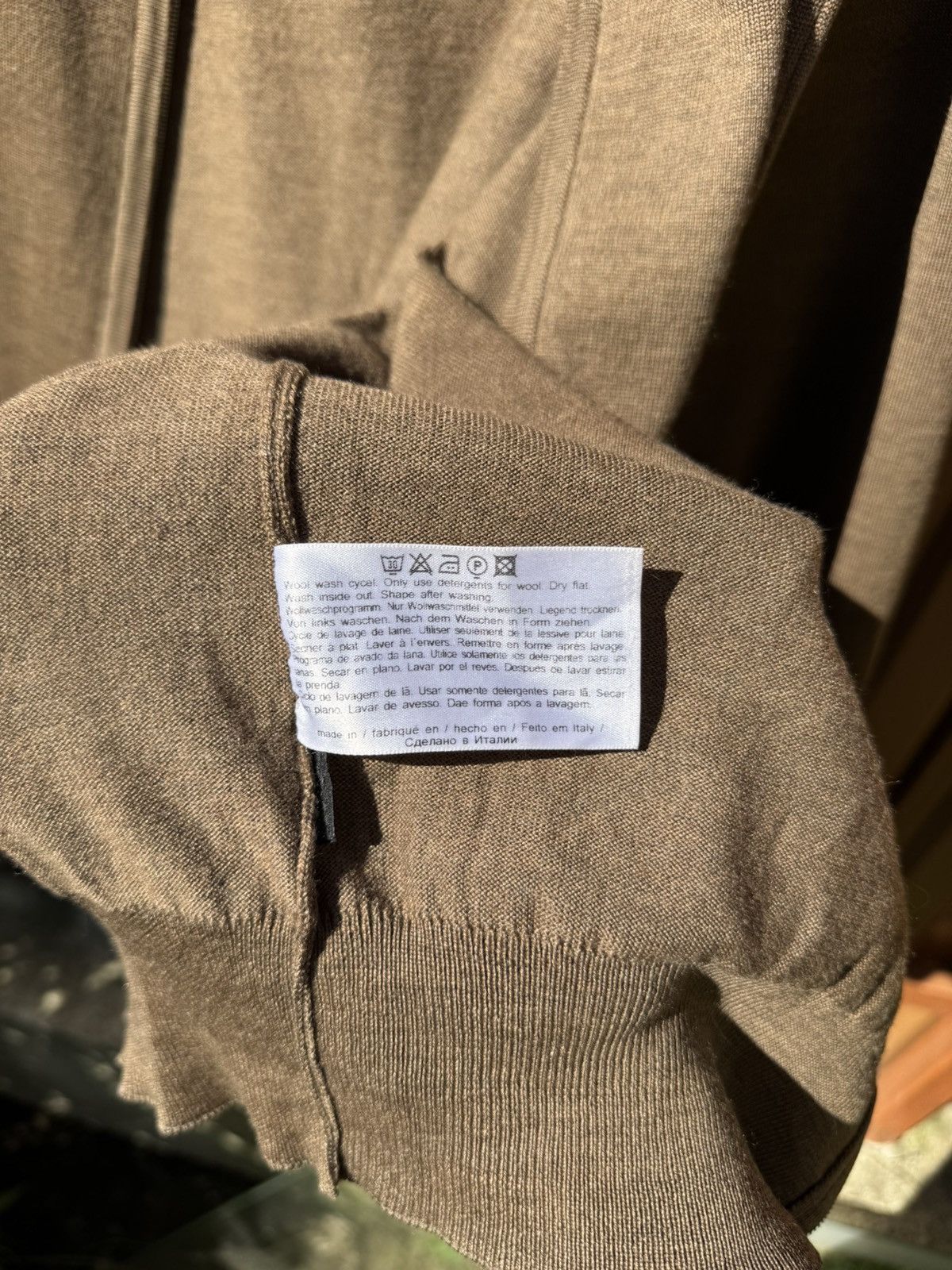 Hugo Boss Luxury Hugo Boss Virgin Wool Full Zip Sweater Made In Italy Size US S / EU 44-46 / 1 - 10 Thumbnail