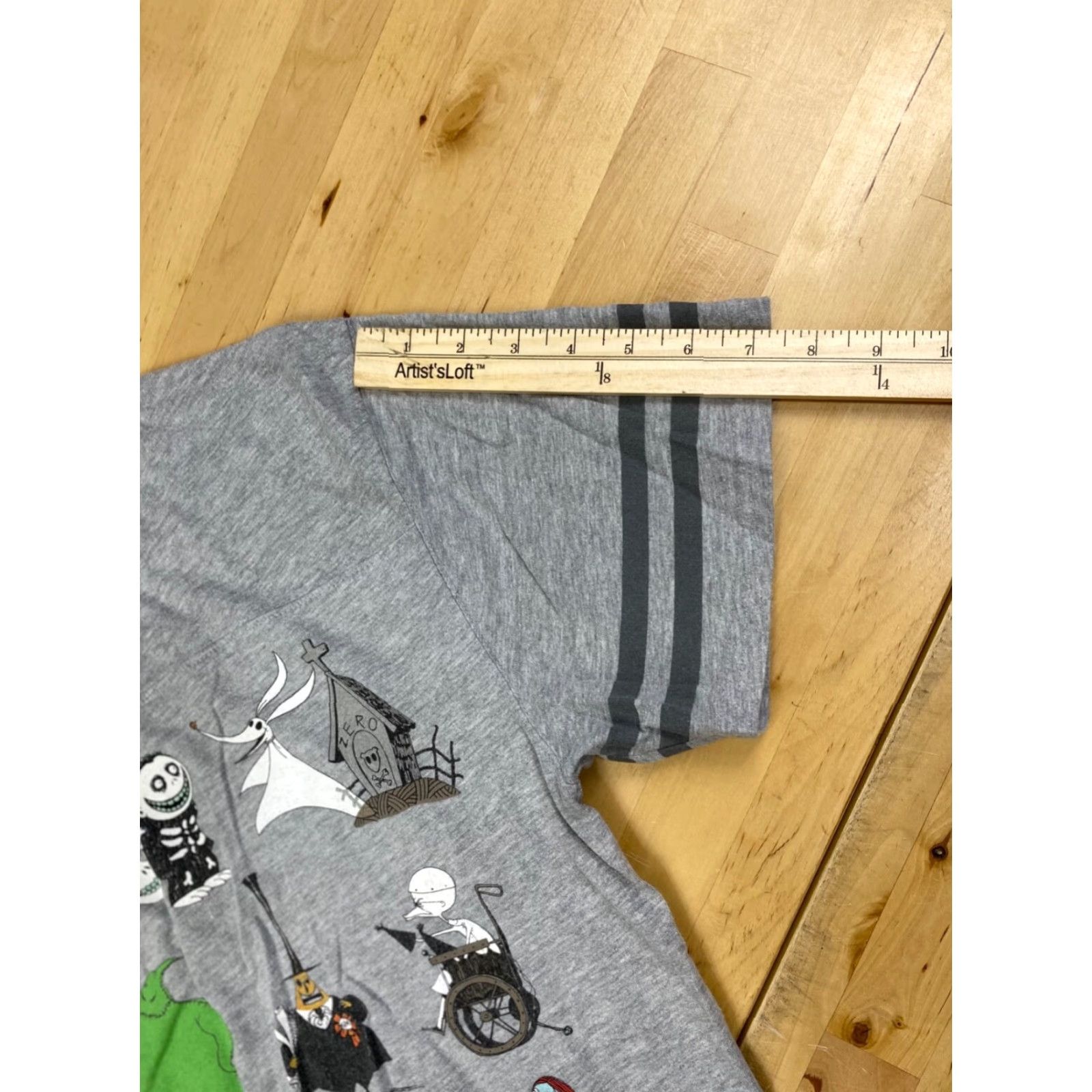 Disney **Disney Nightmare Before Christmas Women's M Gray T-Shirt** User: Disney Nightmare Before Christmas Women's M Gray Short Sleeve T-Shirt Size M / US 6-8 / IT 42-44 - 5 Thumbnail