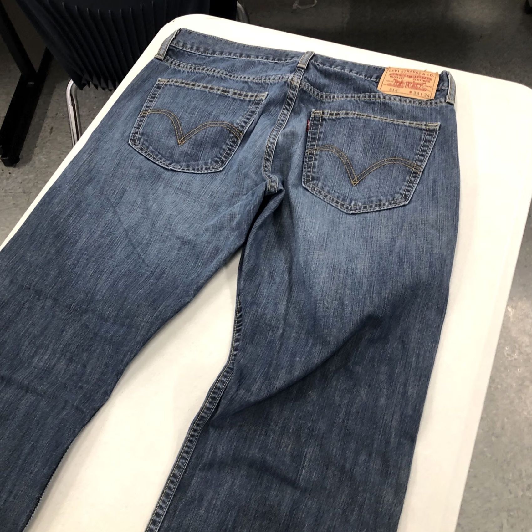 Levi's VINTAGE Levis 514 Jeans Mens 34x34 Slim Straight Denim Blue Cotton Zip 5-Pocket Logo Size US 34 / EU 50 - 3 Thumbnail