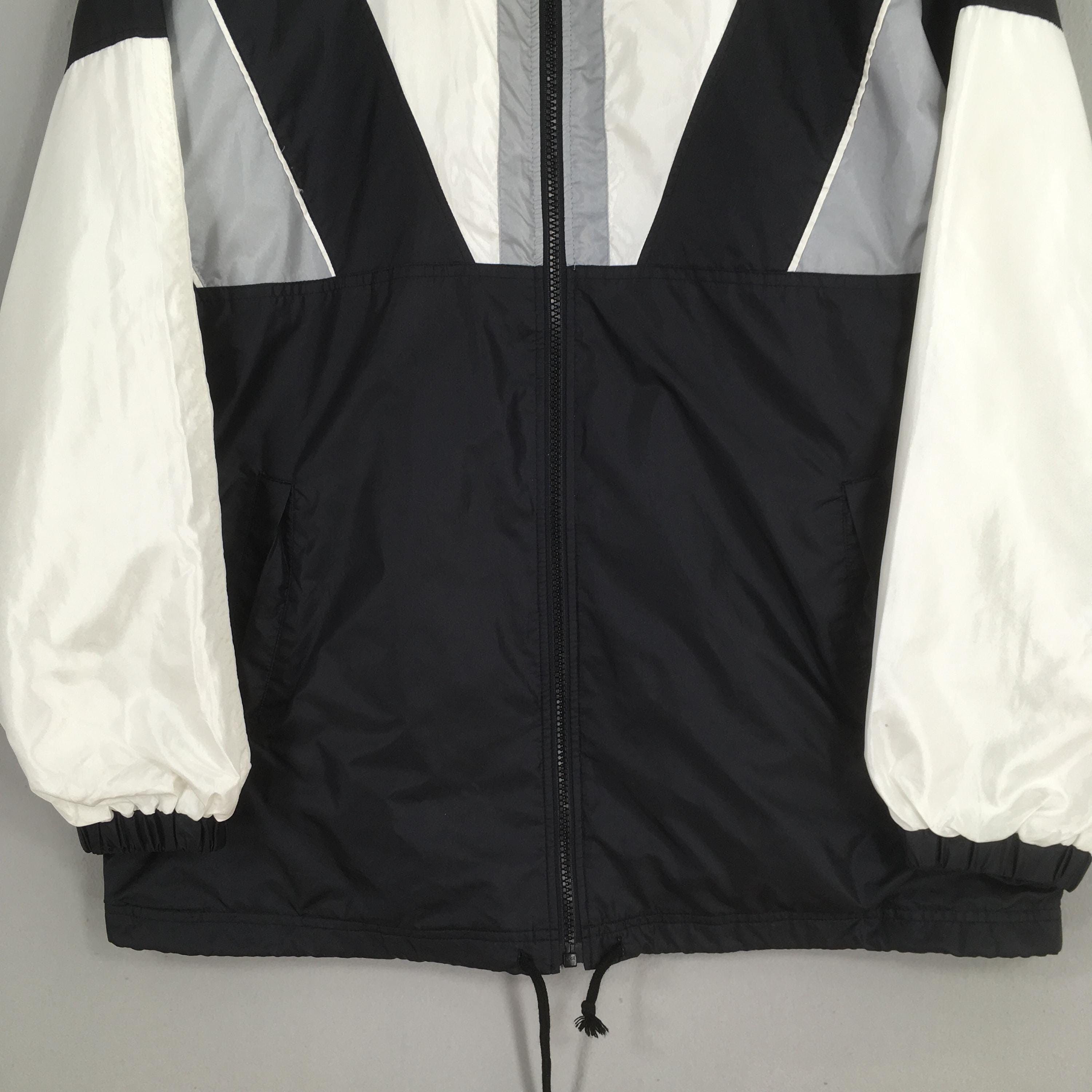 Le Coq Sportif Vintage 90s Le Coq Sportif Windbreaker Jacket Large Size US L / EU 52-54 / 3 - 3 Thumbnail