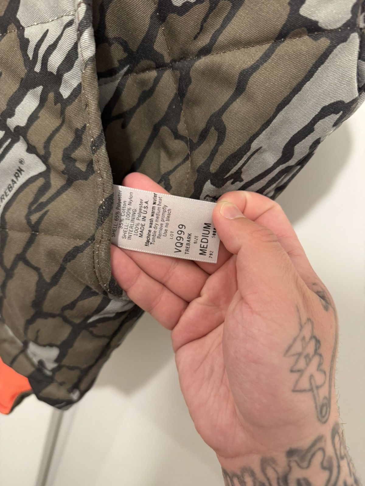 Carhartt Carhartt VQ999 Reversible Orange/Camo Hunting Vest. Size M Size US M / EU 48-50 / 2 - 5 Thumbnail